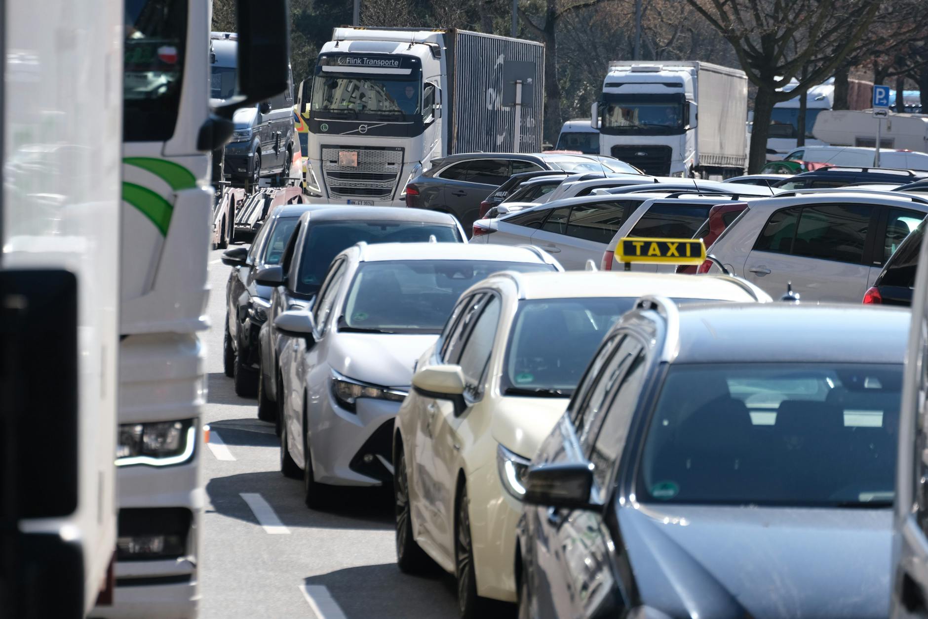 Staus gehören in Berlin zur Tagesordnung. Auch am Donnerstag gibt es neue Baustellen in mehreren Bezirken.