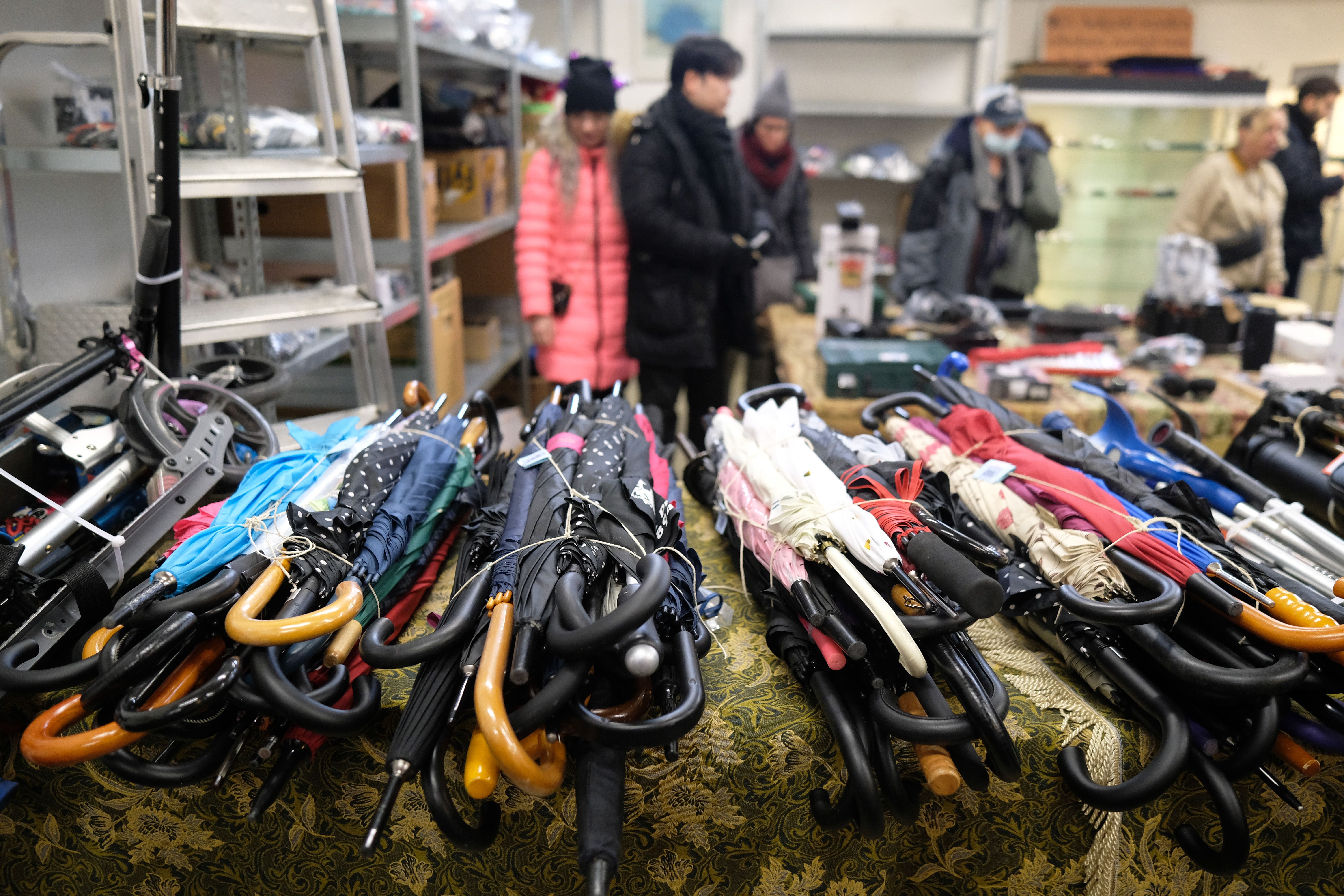 Image - Es gibt Schnäppchen! Fahrräder, Elektronik: BVG versteigert Fundsachen