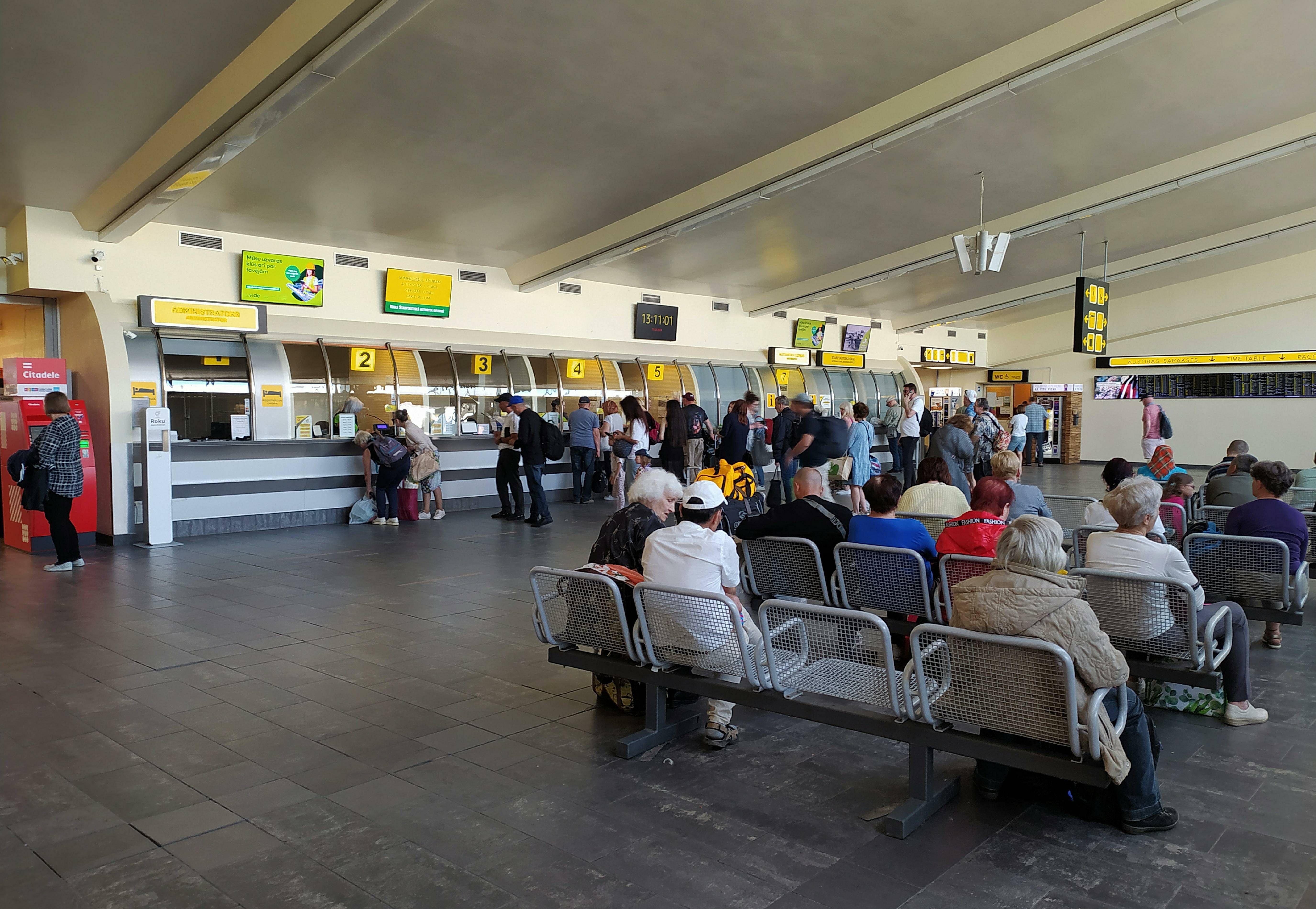 EU schaut weg: 800 Russen müssen Lettland verlassen – was ist da los?