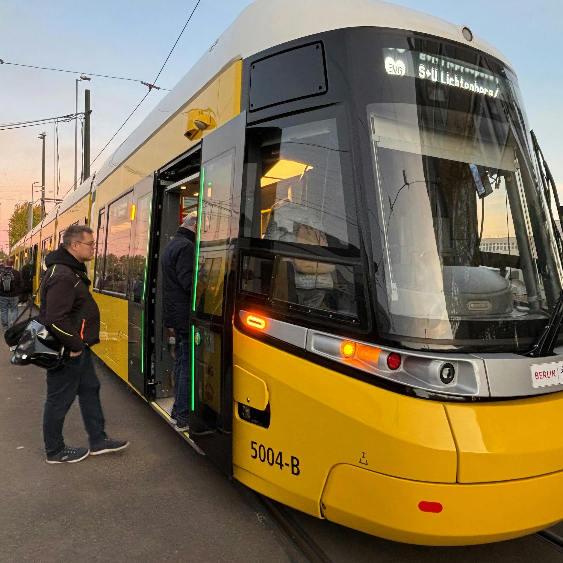 Image - Wo bleibt sie nur? Berlins XXL-Tram lässt weiter auf sich warten