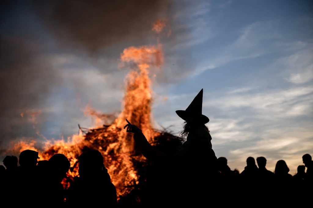 Das Strandbad&nbsp;Wendenschloss lädt diesen Samstag zum „Gruseligen Herbstfest“ ein. Highlight wird das große Lagerfeuer am Wasser.