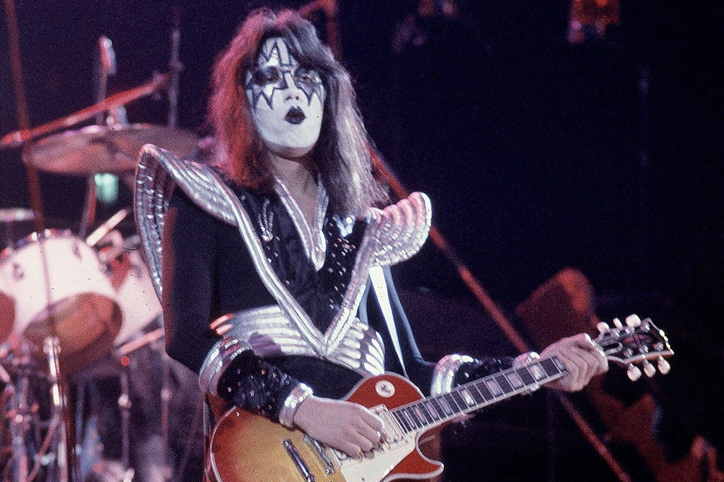 Drama um „KISS“-Legende: Ace Frehley nach Sturz im Studio gestorben