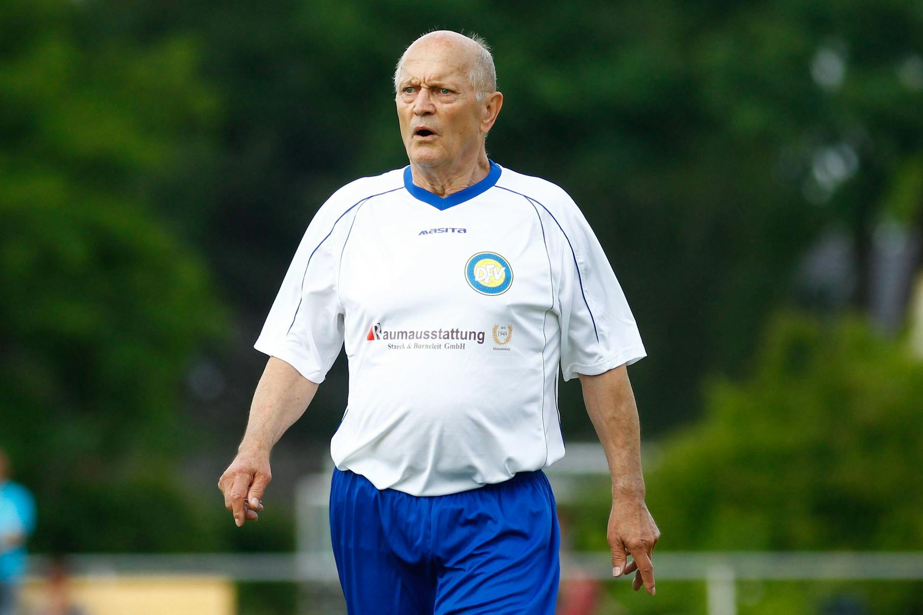 DDR-Fußballer Otto Fräßdorf bei einem Oldstars-Spiel im Jahr 2014.