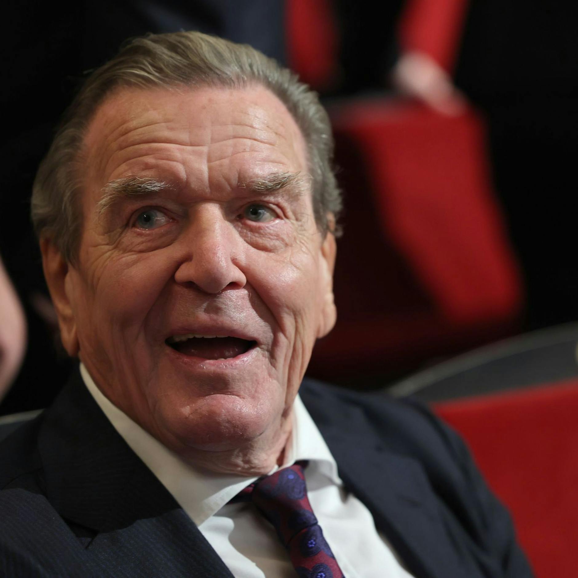 Image - Gerhard Schröder im Untersuchungsausschuss: Altkanzler verteidigt Bau von Nord Stream 2