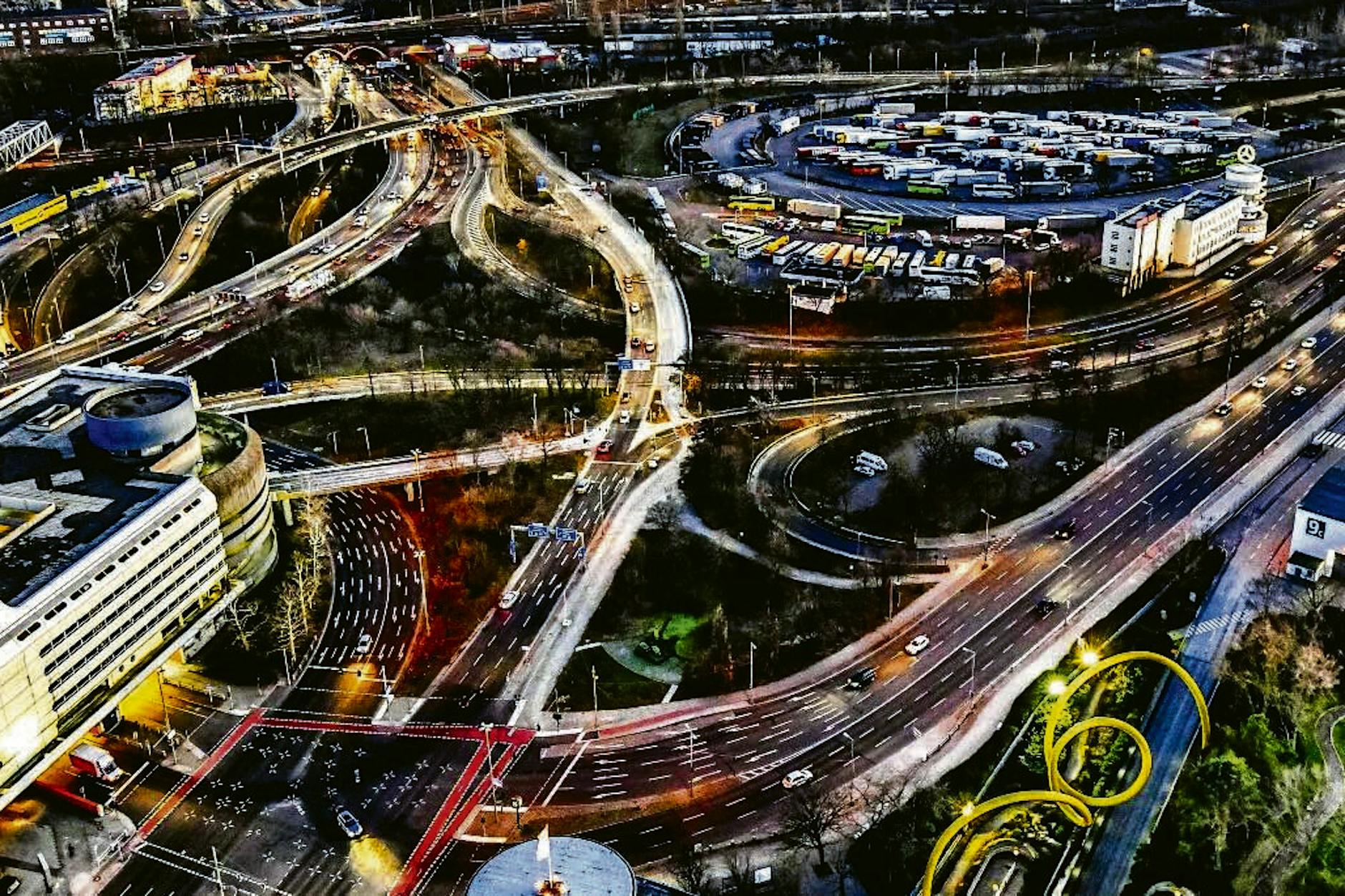 Chaos am Funkturm: Ringbahnbrücke wird gebaut, Umleitungen stehen fest
