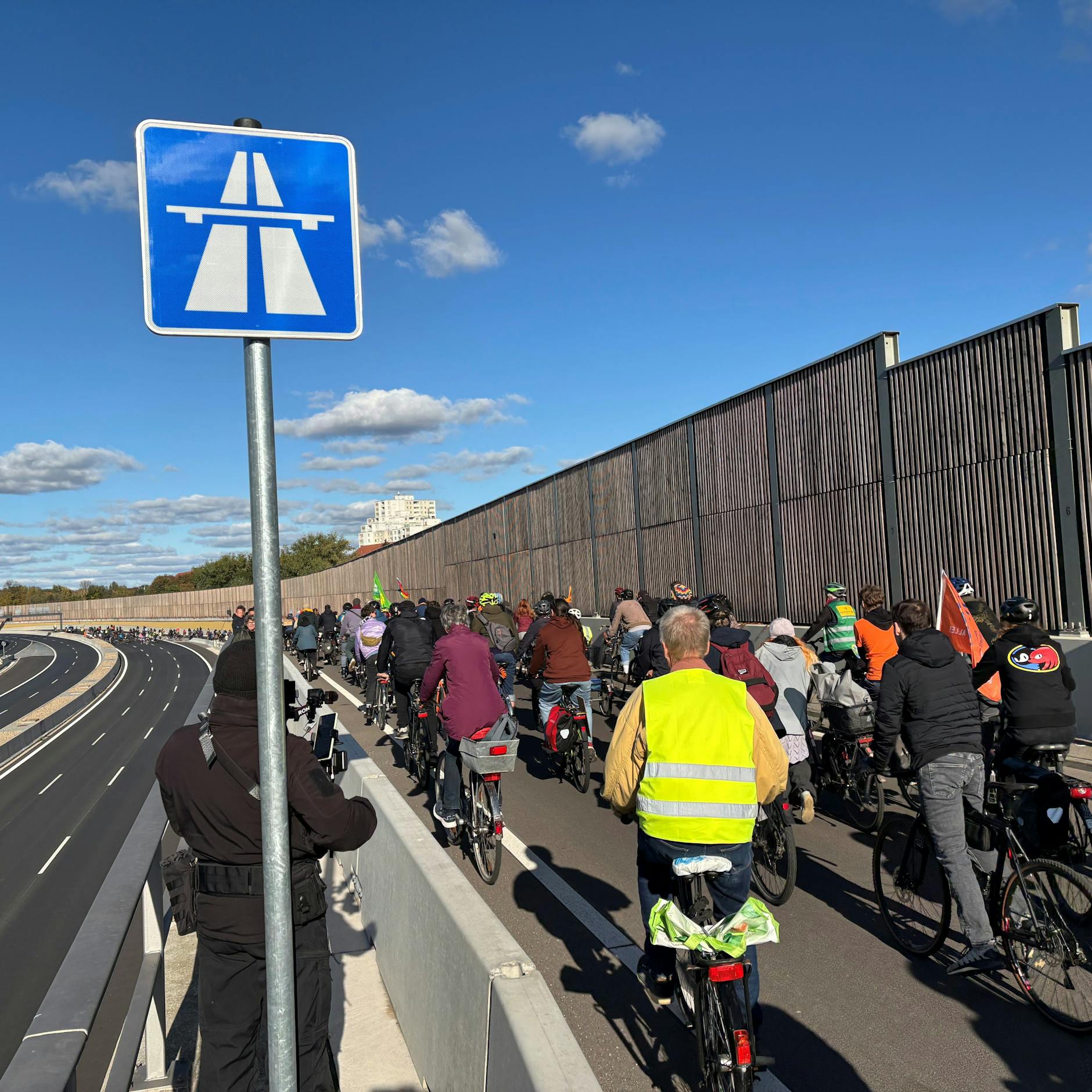 Image - A100-Demonstration in Berlin: „Das System ist am Ende“
