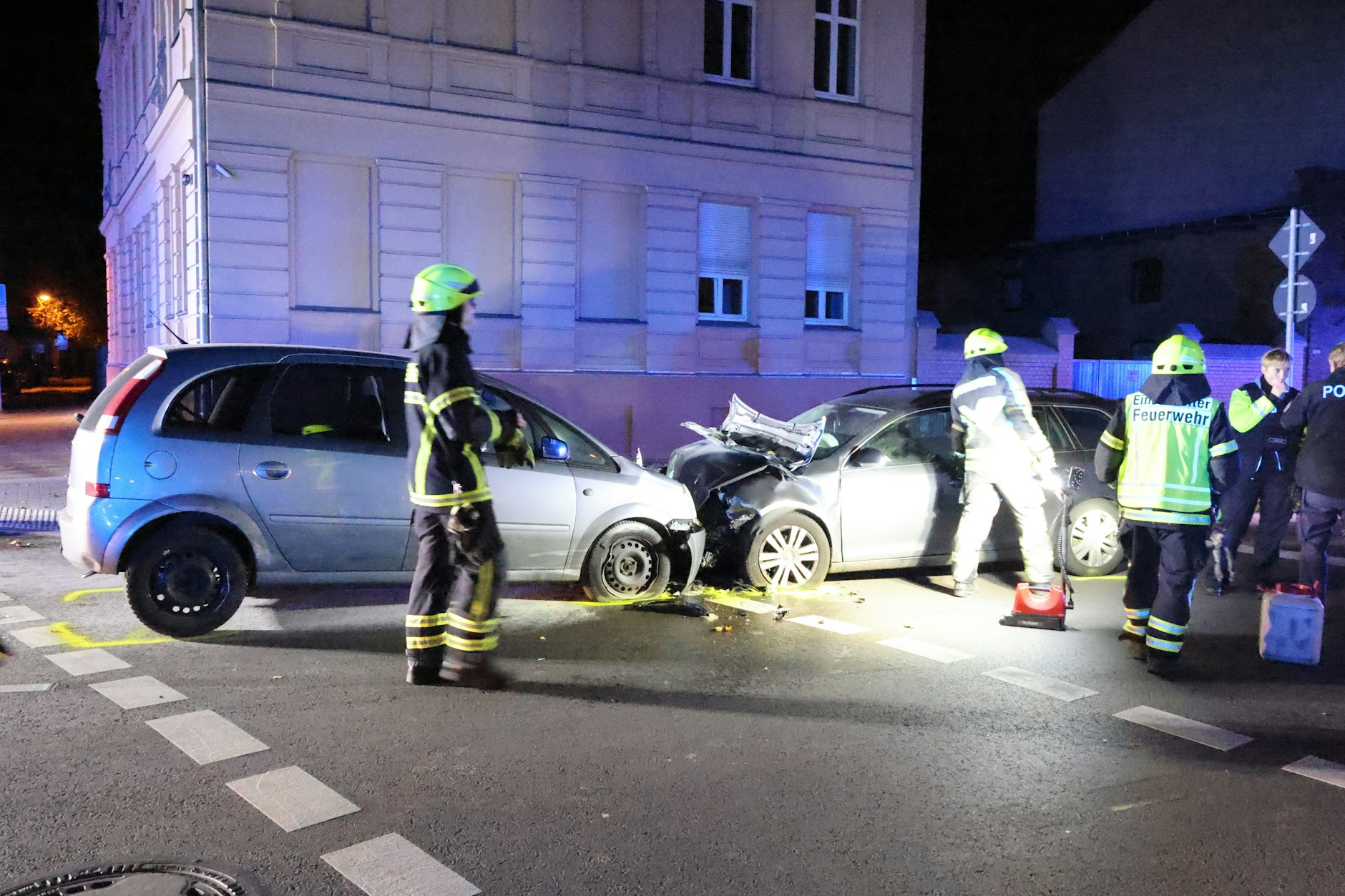 Die Verfolgungsjagd in Bernau führte bei zwei beteiligten Autos zum Totalschaden.