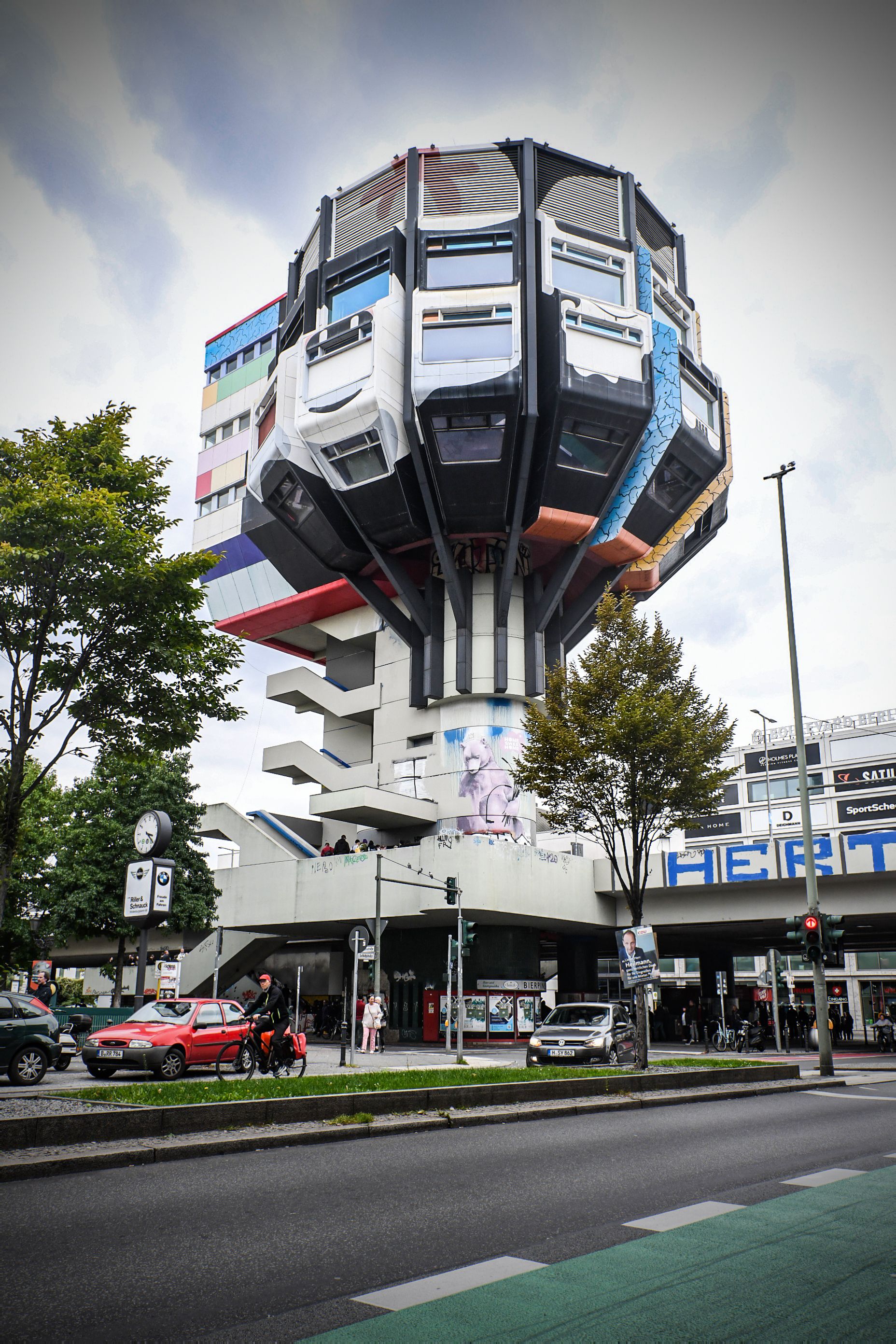 Polizei räumt besetzten Bierpinsel – 15 Vermummte festgenommen