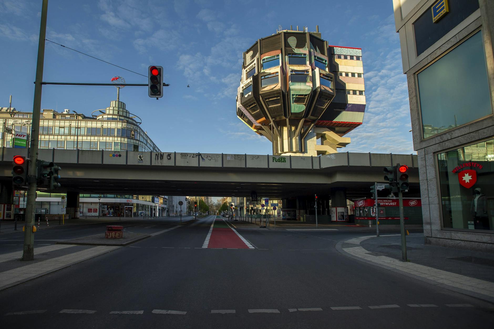 Der Bierpinsel in Steglitz-Zehlendorf steht seit einigen Jahren leer.
