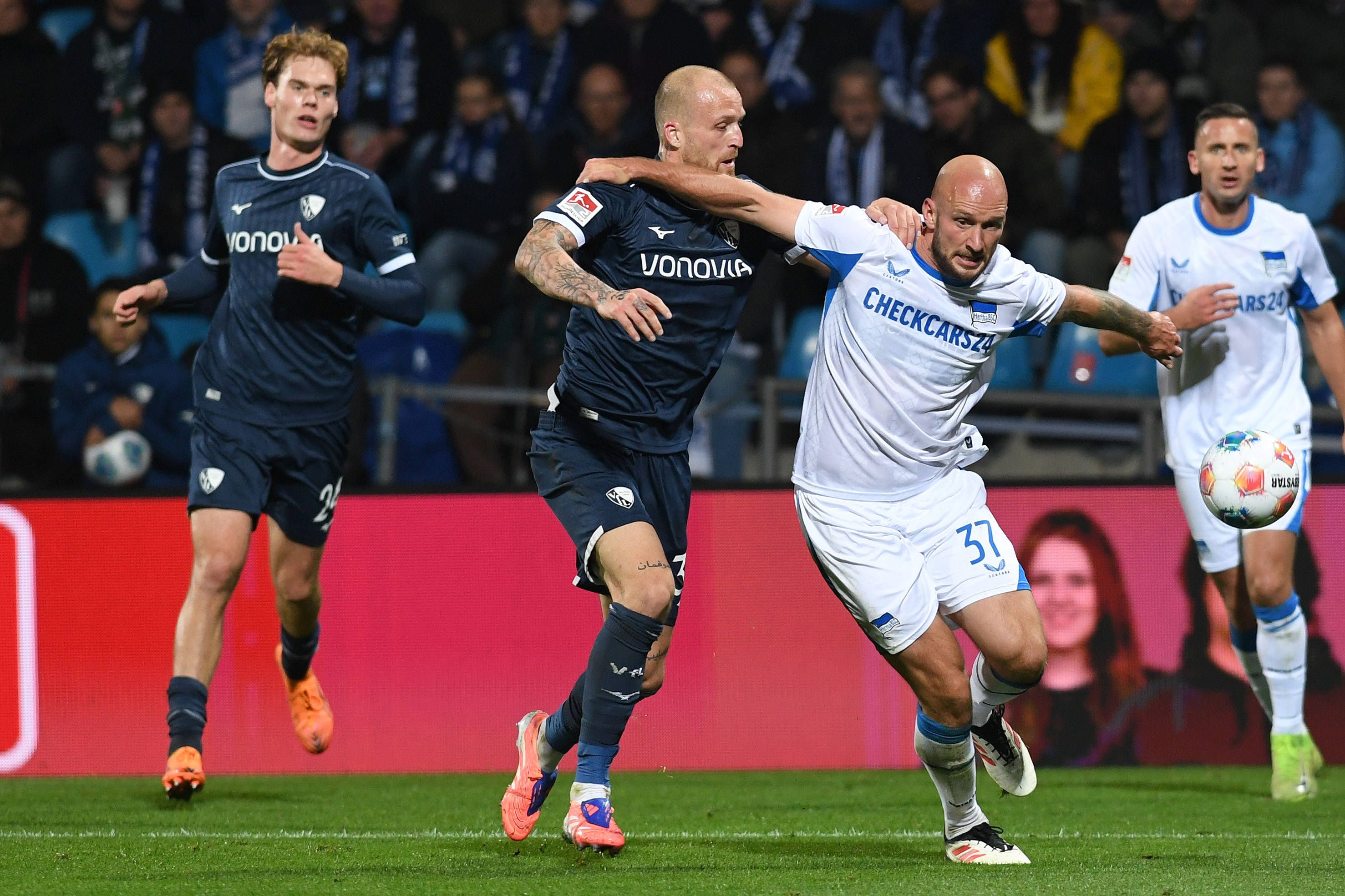 Zu späte Aufholjagd in Bochum: Hertha BSC schlägt sich mit groben Fehlern selbst