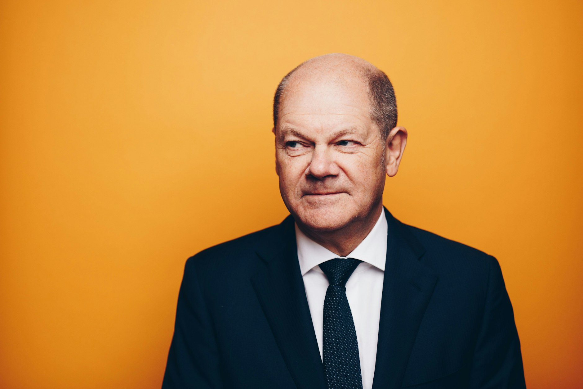 Ex-Bundeskanzler Olaf Scholz äußert sich in einem Podcast zum Nahost-Konflikt und zur Wehrpflicht.