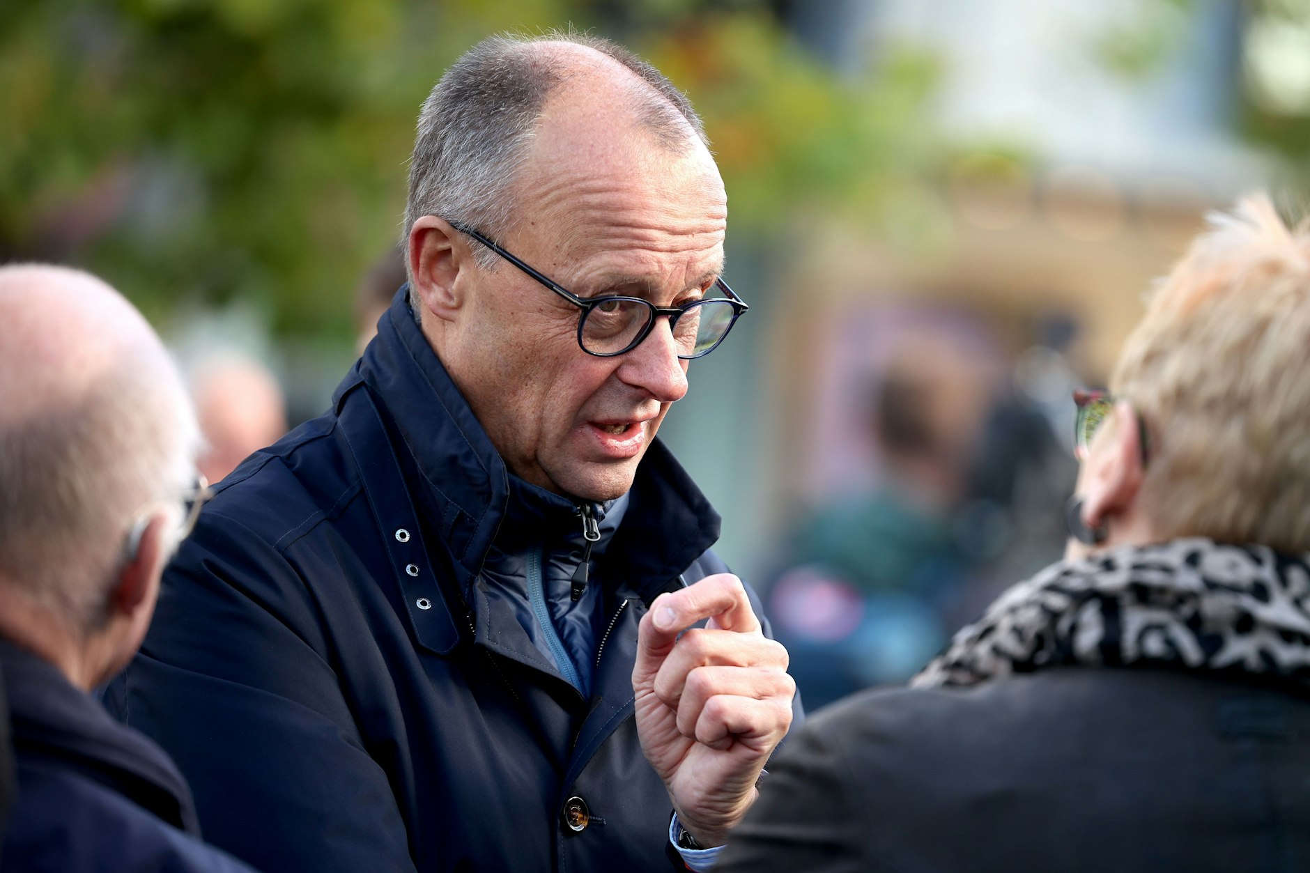 Bundeskanzler Friedrich Merz (CDU) bei einem Bürgergespräch in Meschede