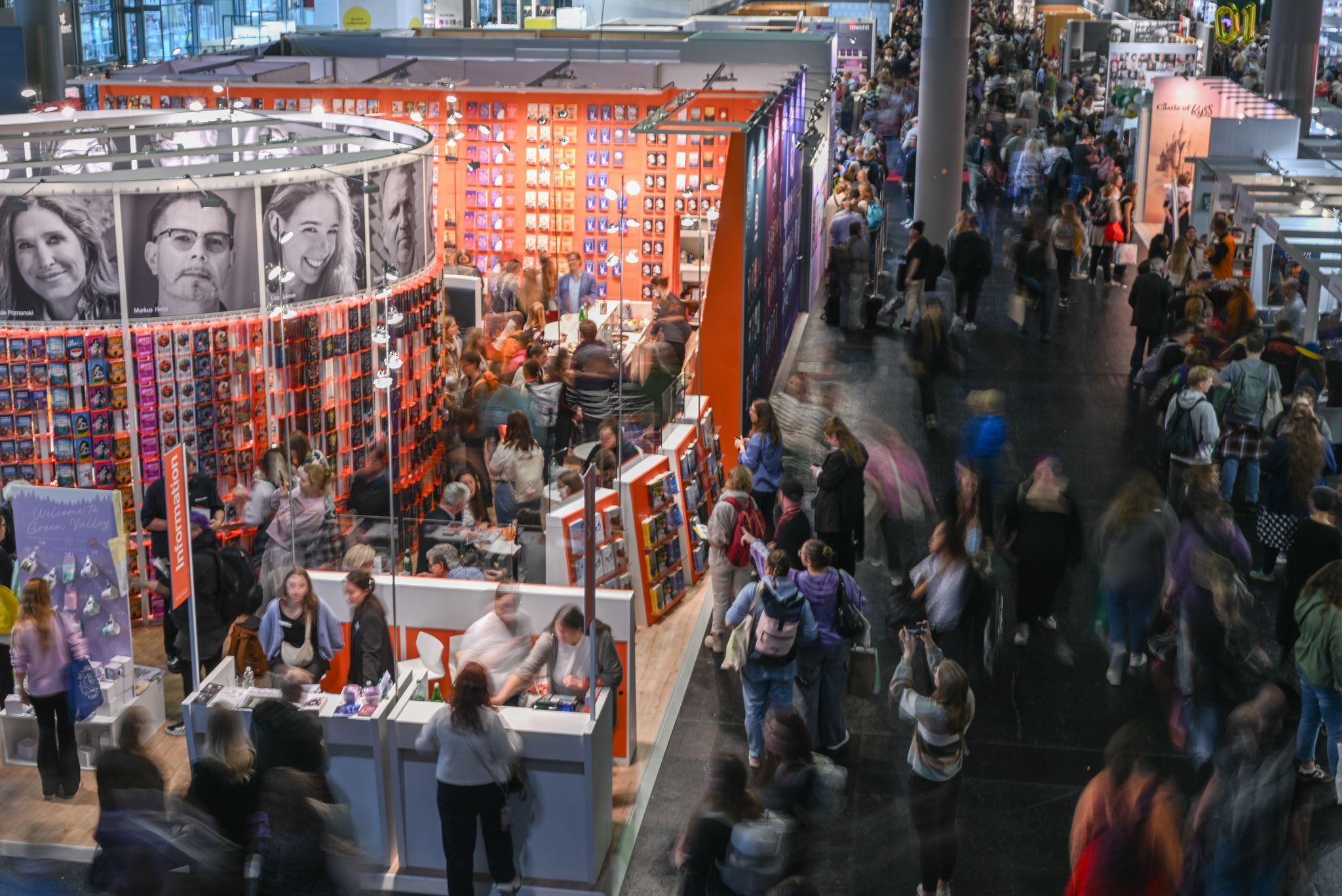 Jannis Niewöhner auf der Frankfurter Buchmesse: „Kunst kann Nähe schaffen“