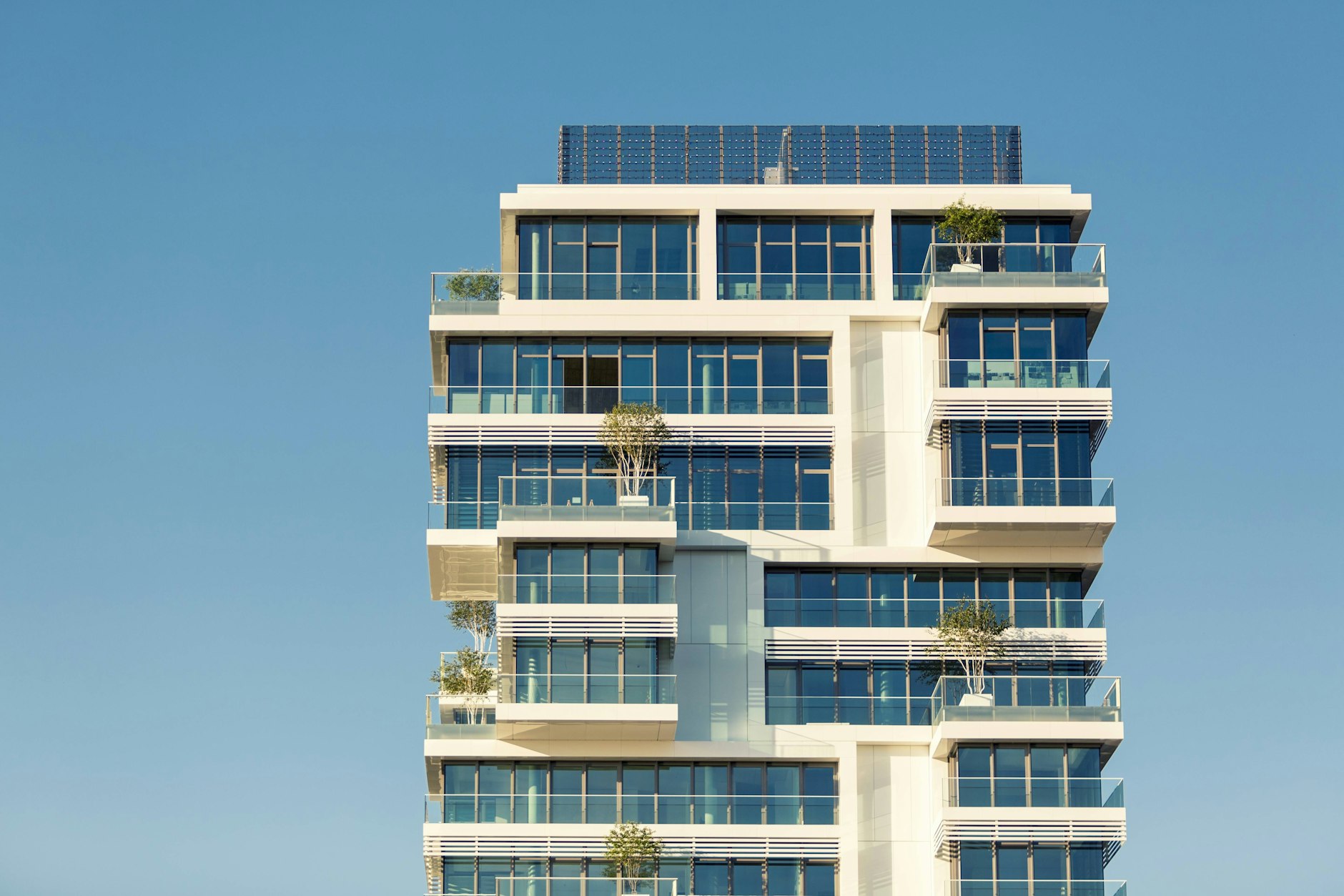 In Berlin-Mitte wächst ein Wohnhochhaus nach dem anderen in die Höhe – mit Wohnungen zu horrenden Preisen. Doch damit soll nun Schluss sein.