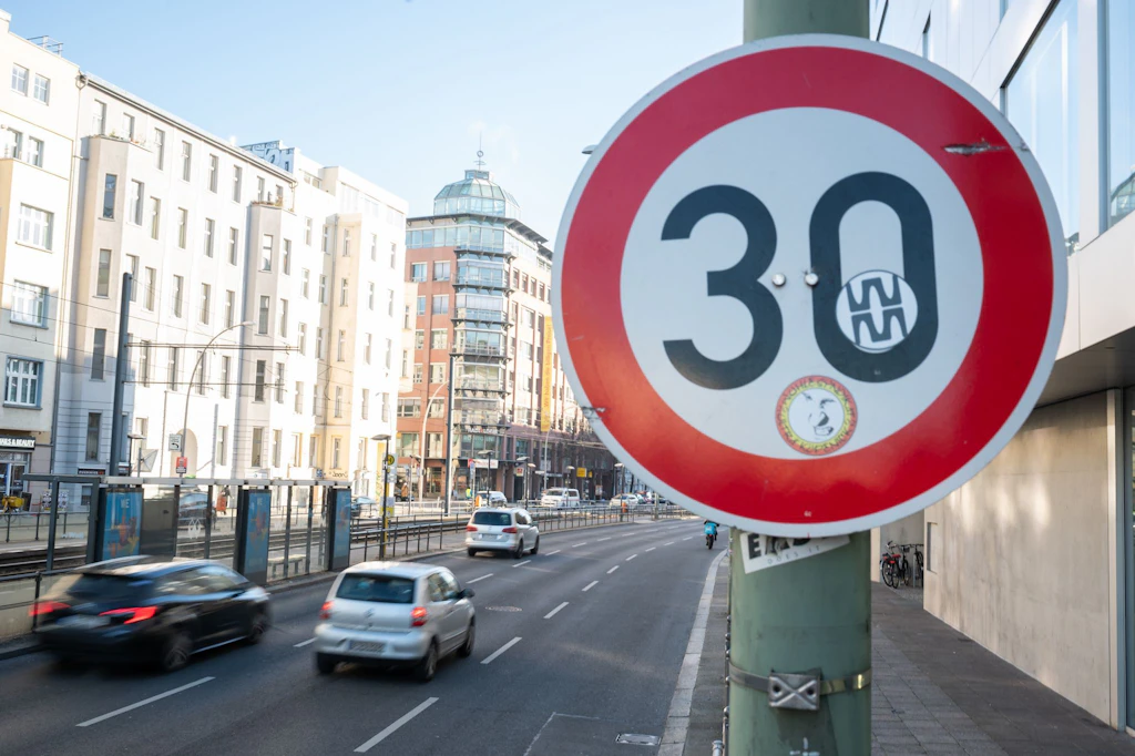 Auch beim Thema Tempo 30 auf der Torstraße gab es reichlich Streit.