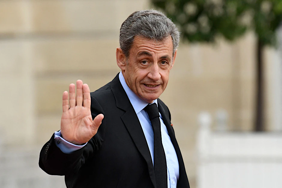 Frankreichs früherer Präsident Nicolas Sarkozy tritt am Dienstag seine Haftstrafe an.