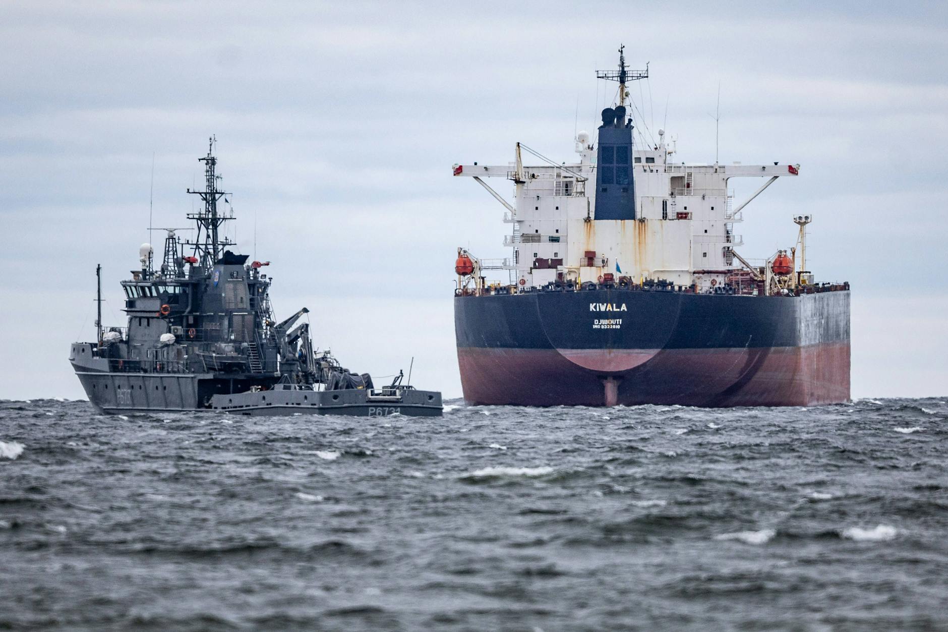 Estland bei der Festsetzung eines Öltankers, der Teil der sogenannten russischen Schattenflotte sein soll.