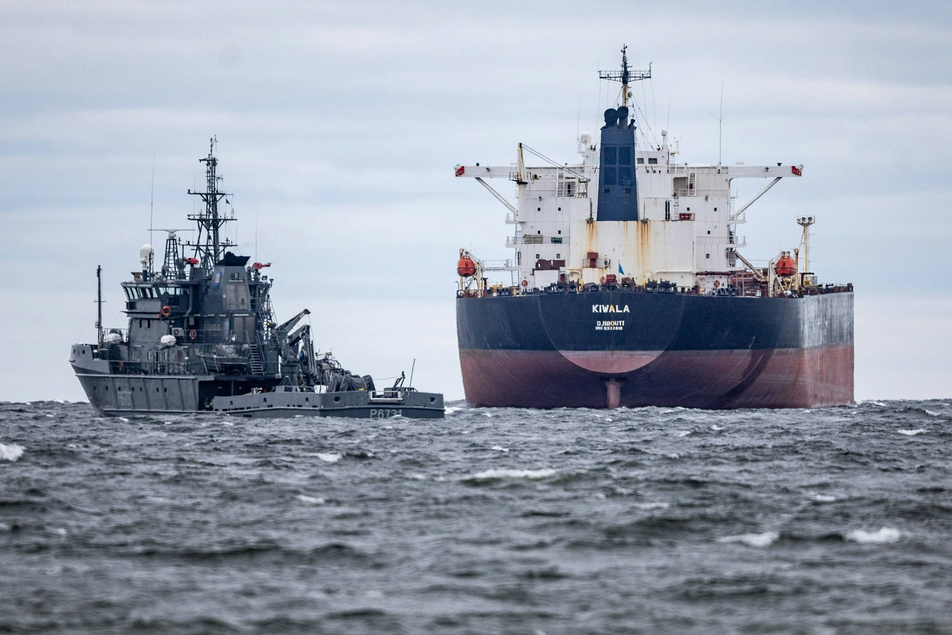 Estland bei der Festsetzung eines Öltankers, der Teil der sogenannten russischen Schattenflotte sein soll.