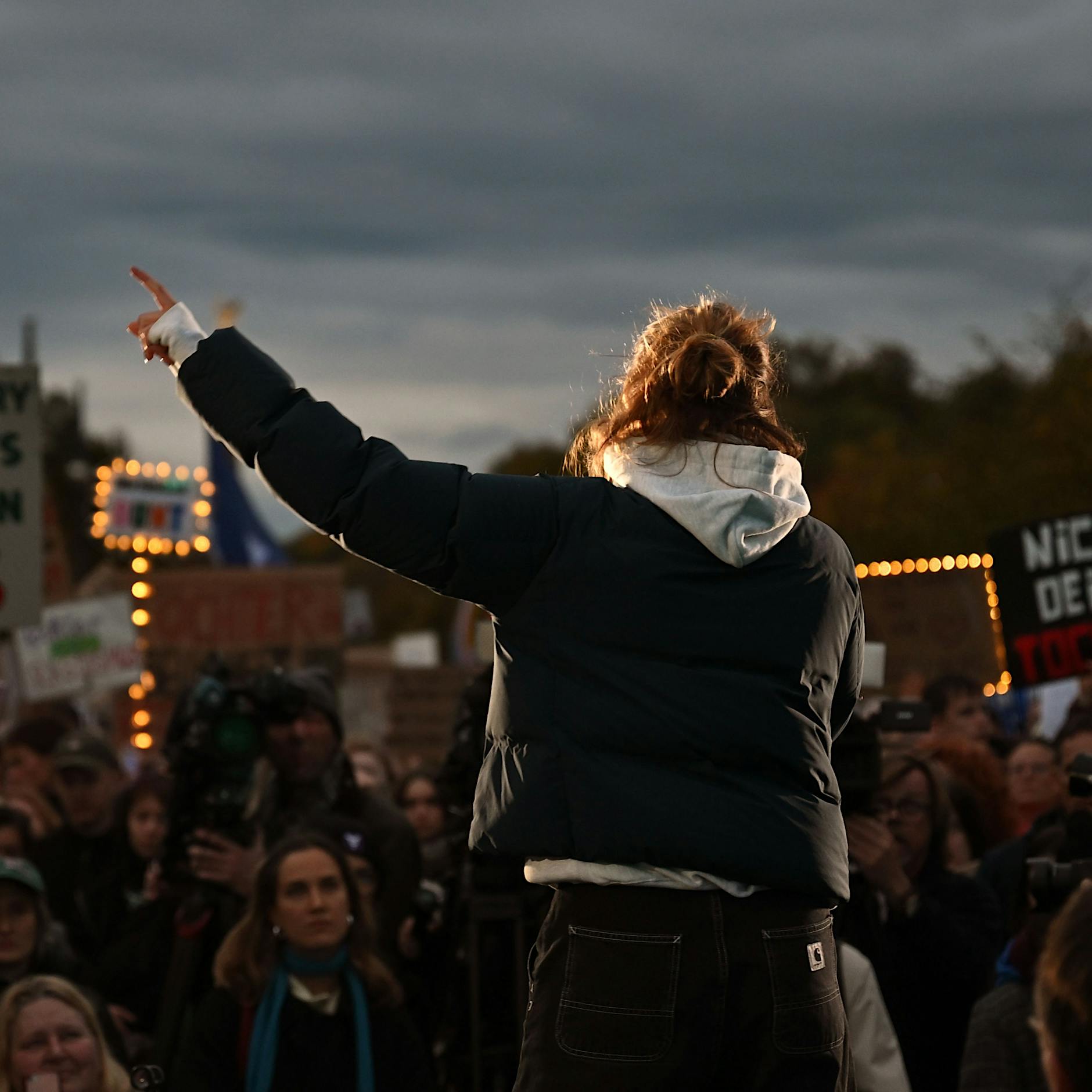 „Das Problem heißt nicht Migration, das Problem heißt Männer“: Protest nach Merz’ „Stadtbild“-Aussagen