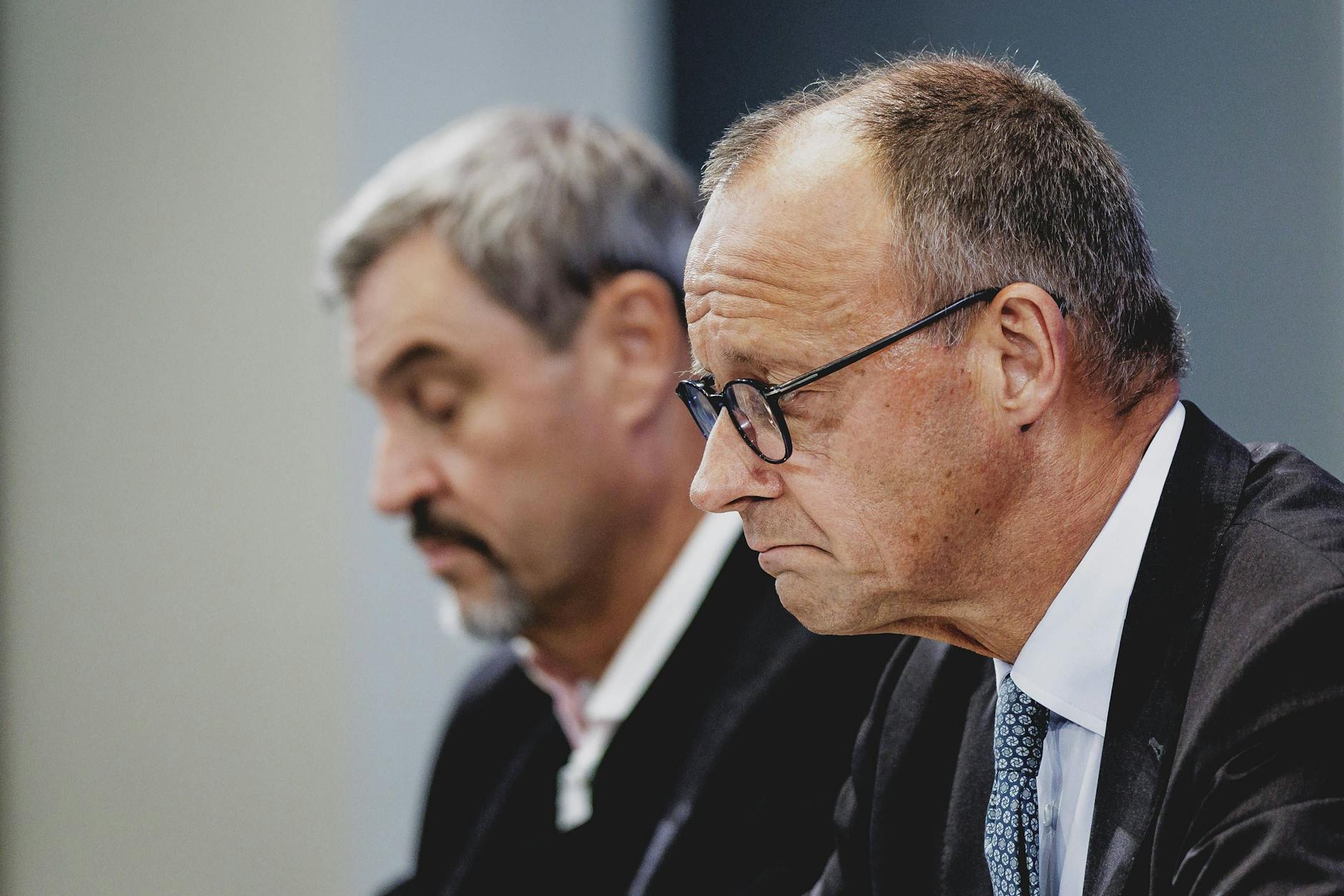 Markus Söder und Friedrich Merz im Rahmen einer Pressekonferenz.