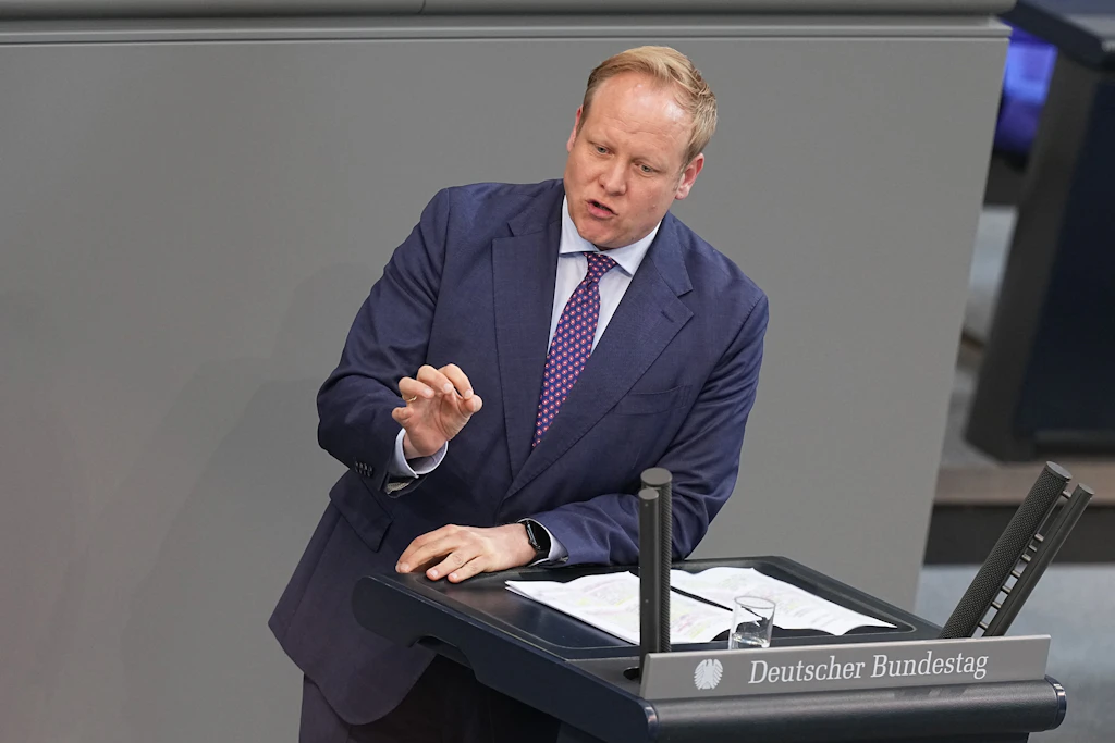 Rente mit 63 vor dem Aus: Warum ein CDU-Politiker Lauterbach vor der „Büchse der Pandora“ warnt
