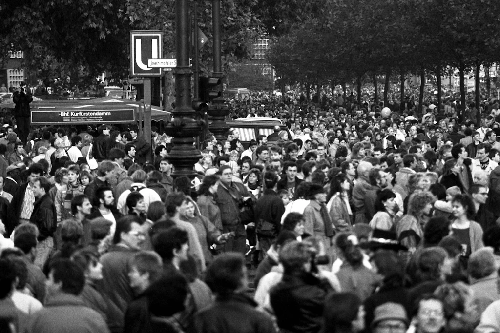 Massen auf dem Kudamm am 10.11.1989