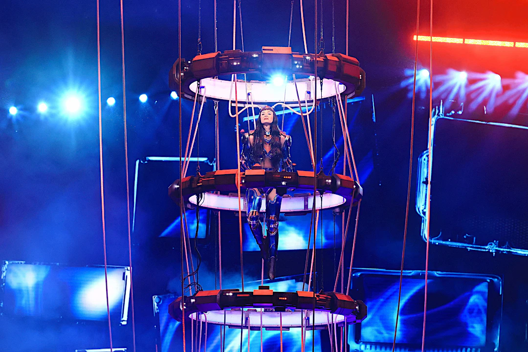 Ein California-Girl fliegt durch die Arena: Katy Perry verzaubert Berlin