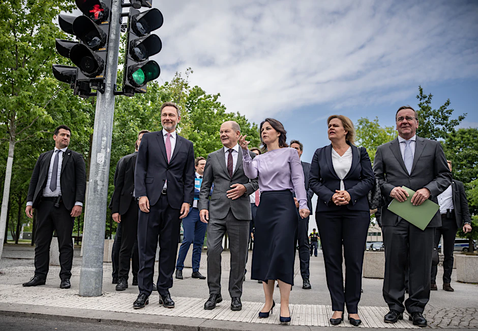 Mitarbeiter der Ampel-Regierung fehlten 2023 im Schnitt 20,96 Tage.