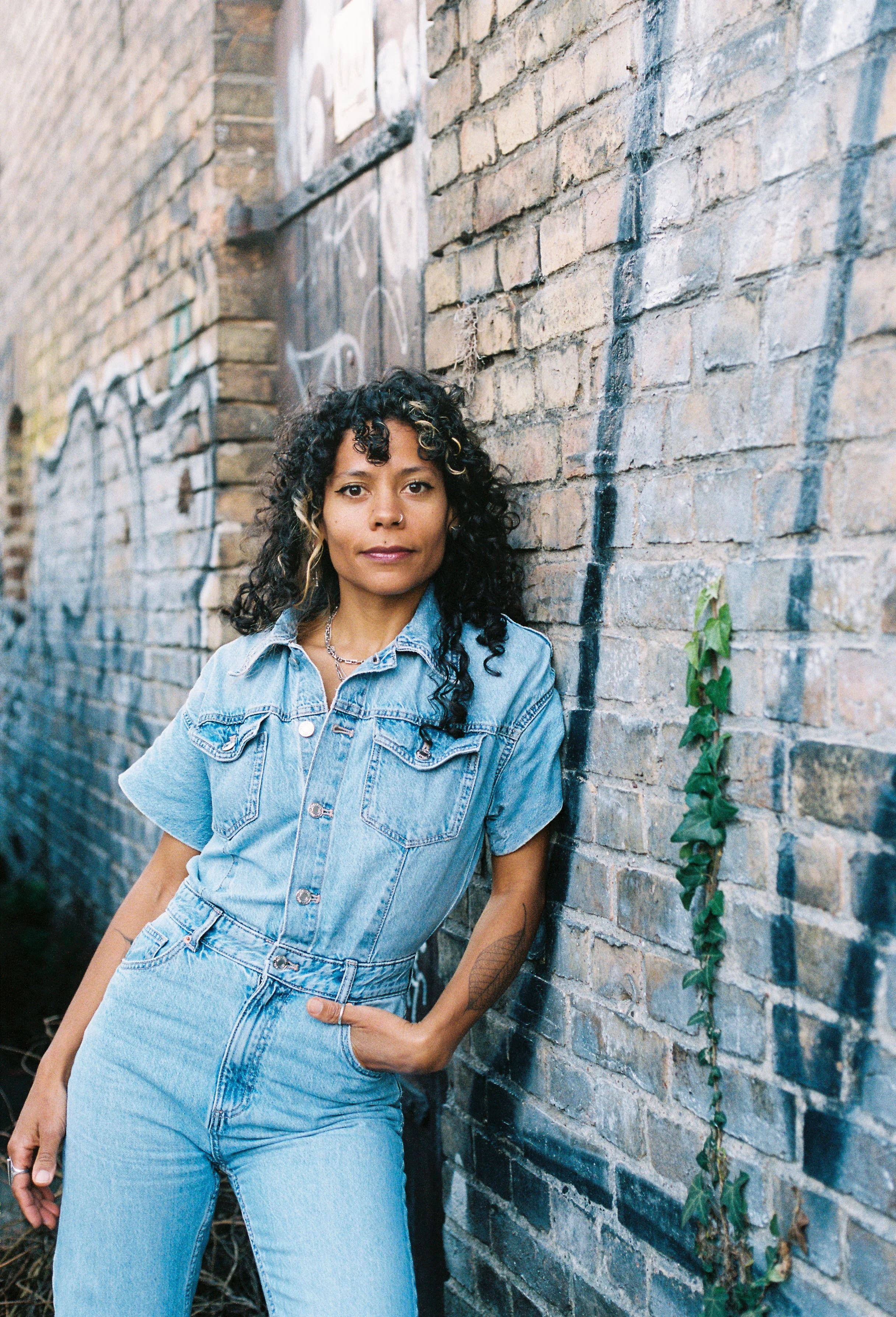 Nur noch schnell die Welt retten: Autorin Emilia Roig schreibt „Briefe an die kommenden Generationen“