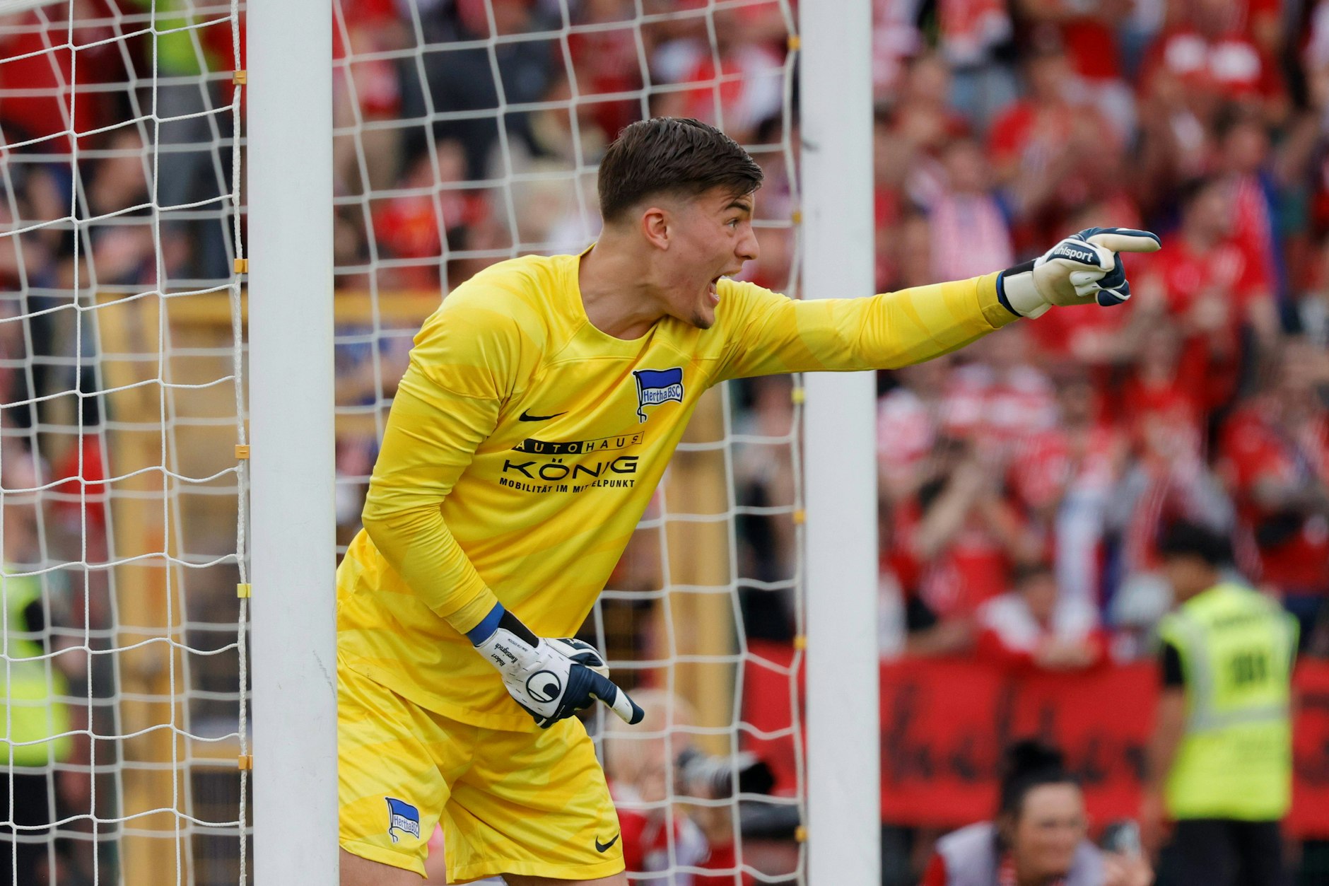 Herthas ehemailger Torwart Robert Kwasigroch hat sich auf das Abenteuer in Katar eingelassen und will WM-Keeper des Wüstenstaates werden.