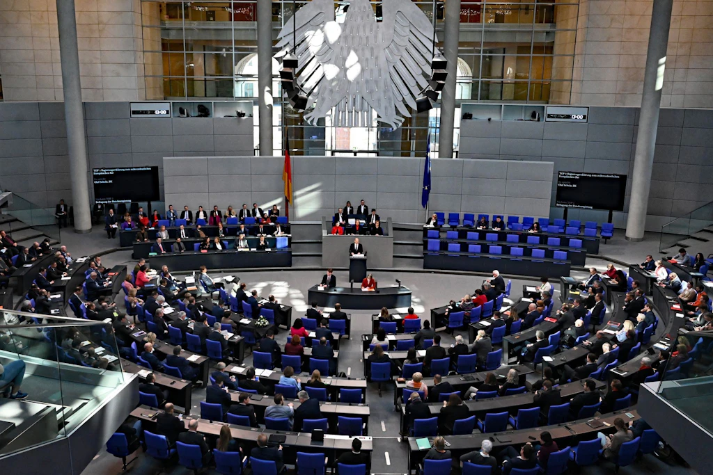 Die Mitarbeiter der Bundesregierung haben im Jahr 2023 im Schnitt drei Wochen wegen Krankheit gefehlt.