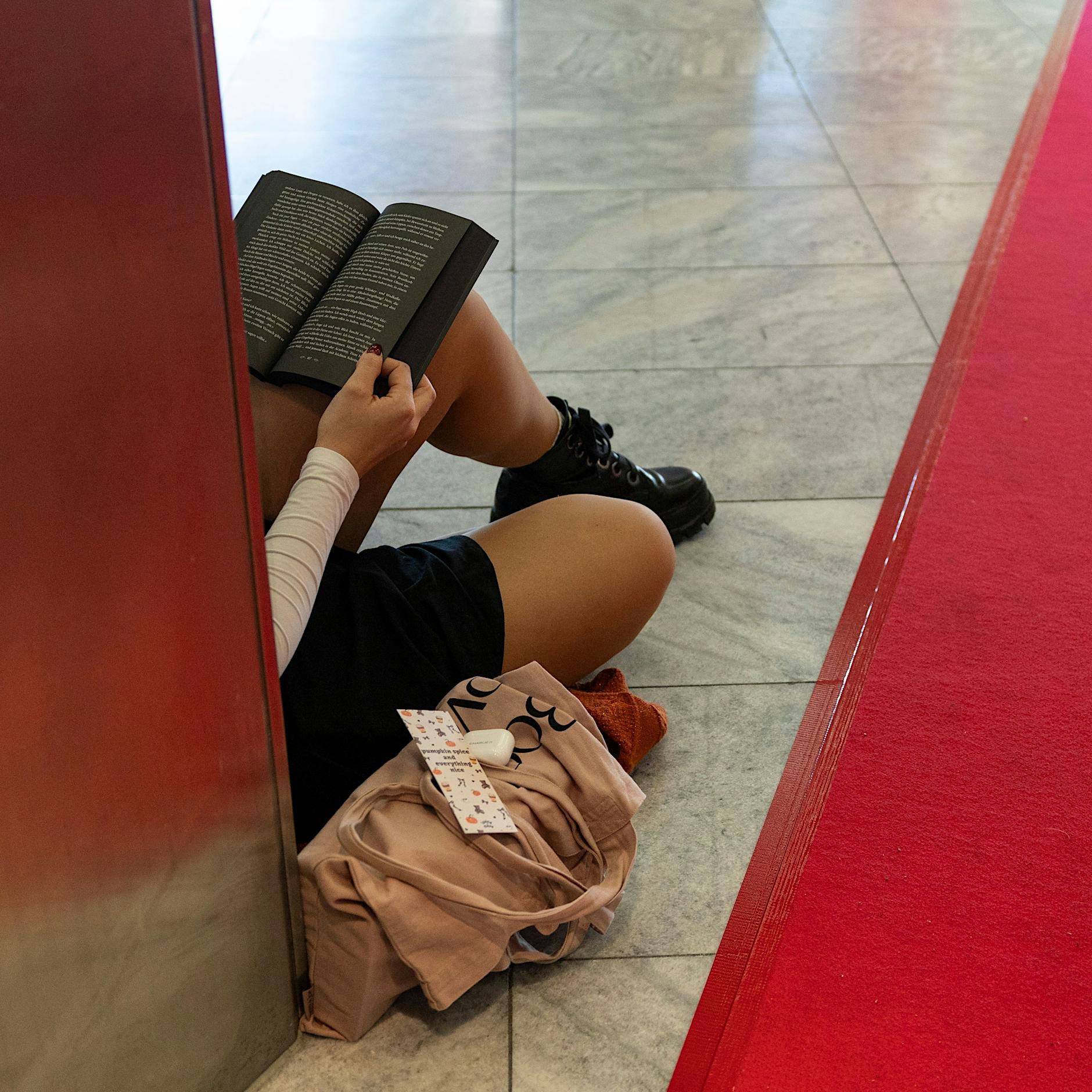 Umgeben von Cord und Konkurrenz: Ein Wochenende auf der Frankfurter Buchmesse