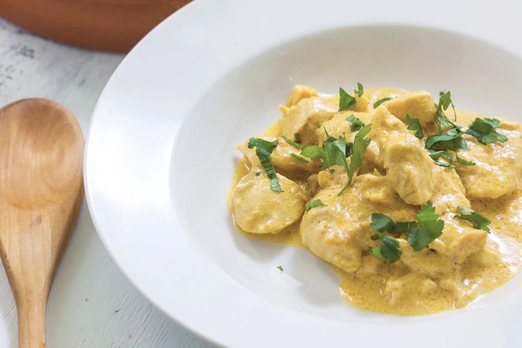 Delhi's Delight: Rezepte für Chicken Korma und Naan