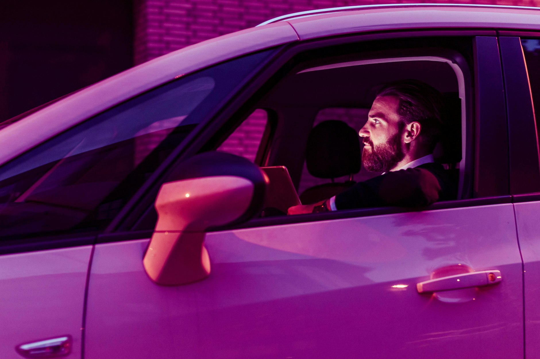 Call a Fluchtauto: 60 Autovermietungen haben nach Angaben der Berliner Innenverwaltung Verbindungen zur Clankriminalität.