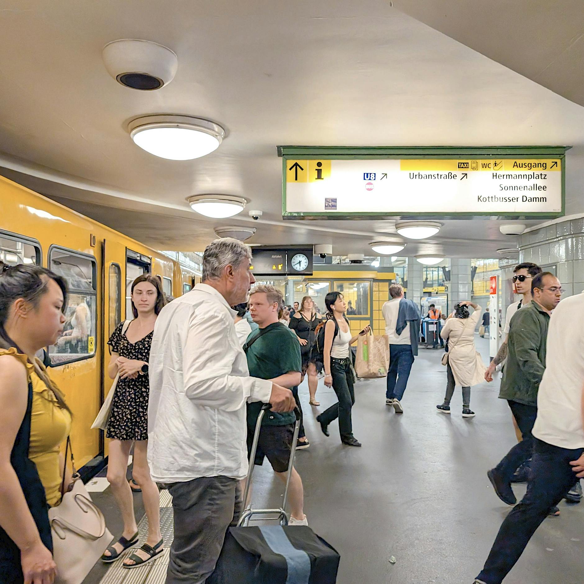 Trotz Chaos in Berlin: BVG-Manager kassiert so viel wie der Kanzler – ein fragwürdiges Signal