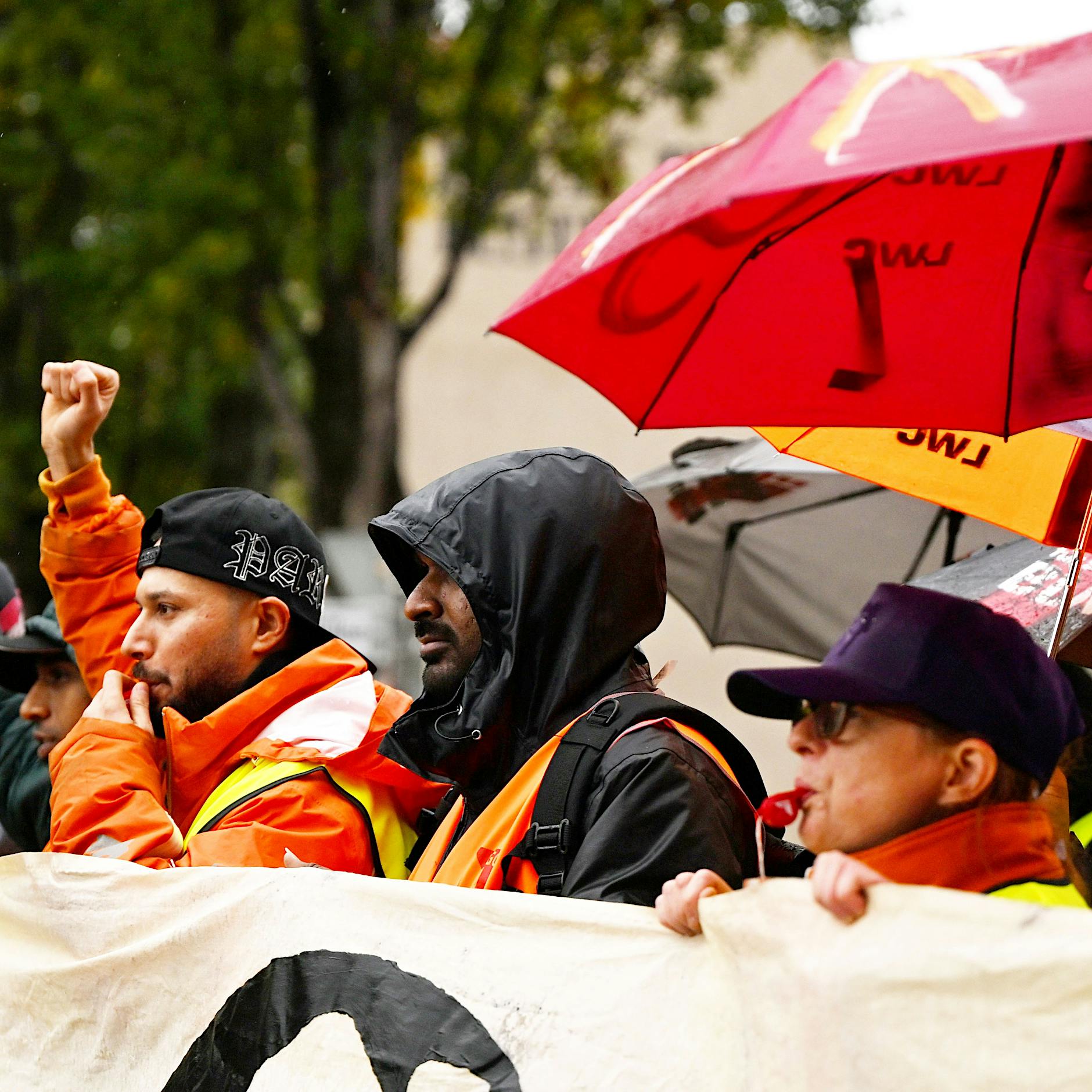 „Viele Dinge im Unternehmen sind nicht in Ordnung“: Lieferando-Fahrer streiken
