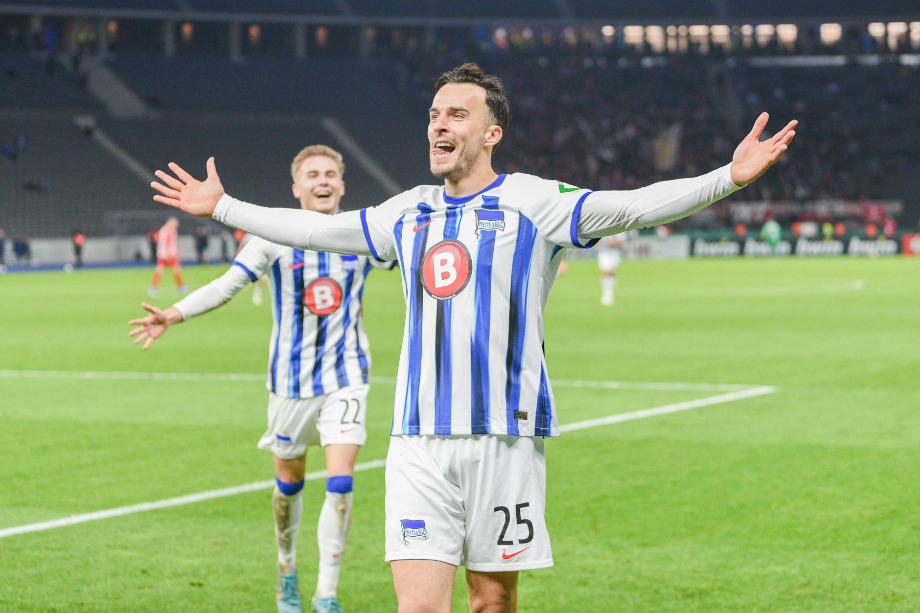 Herthas- Ex-Torjäger Haris Tabakovic jubelte vor zwei Jahren über sein 3:0 Tor im Pokal gegen Bundesligist Mainz. Doch den Heimsieg wollten nicht mal 30.000 Fans im Olympiastadion sehen.
