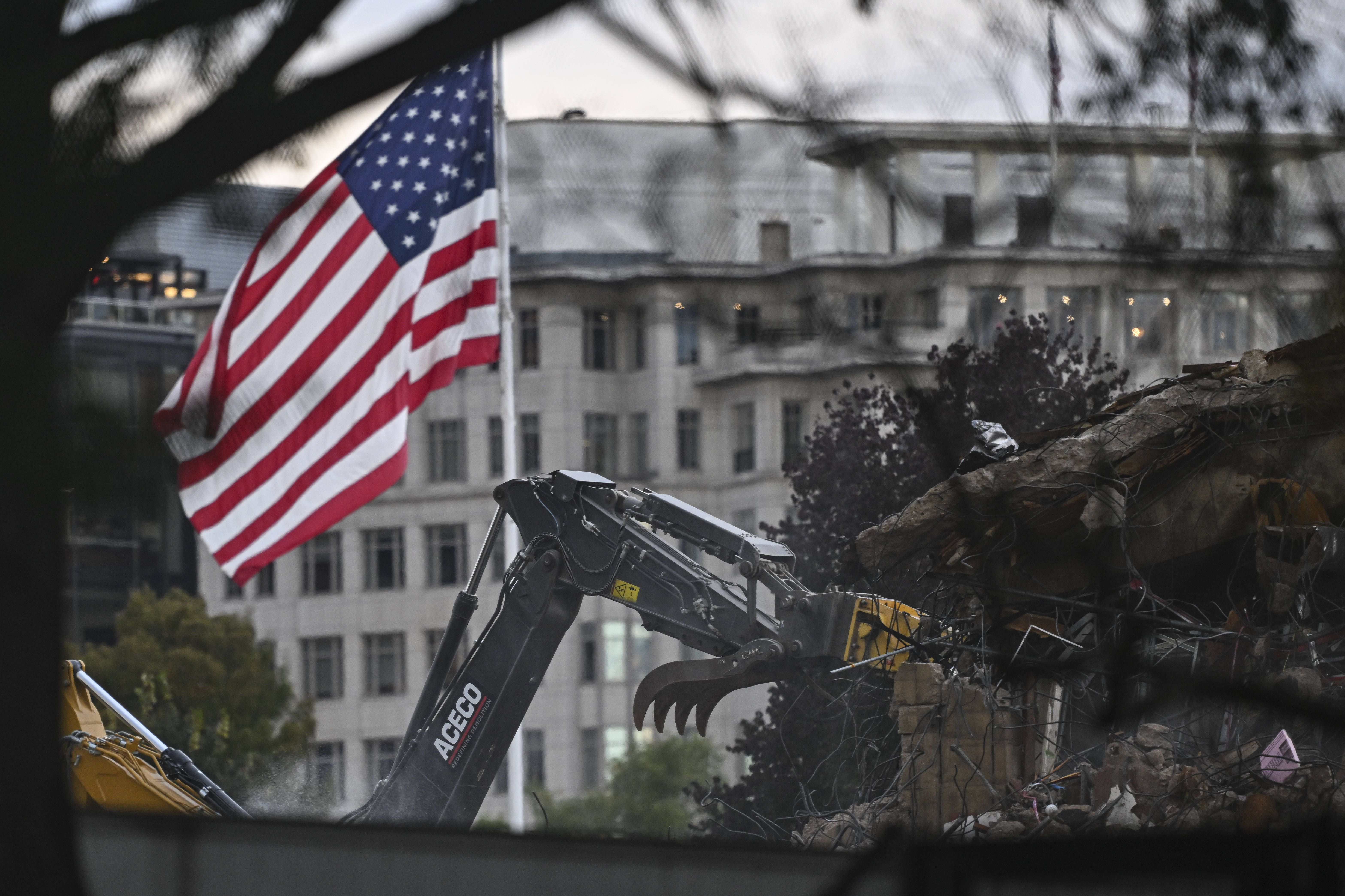 Für Ballsaal: Trump lässt gesamten Ostflügel des Weißen Hauses abreißen