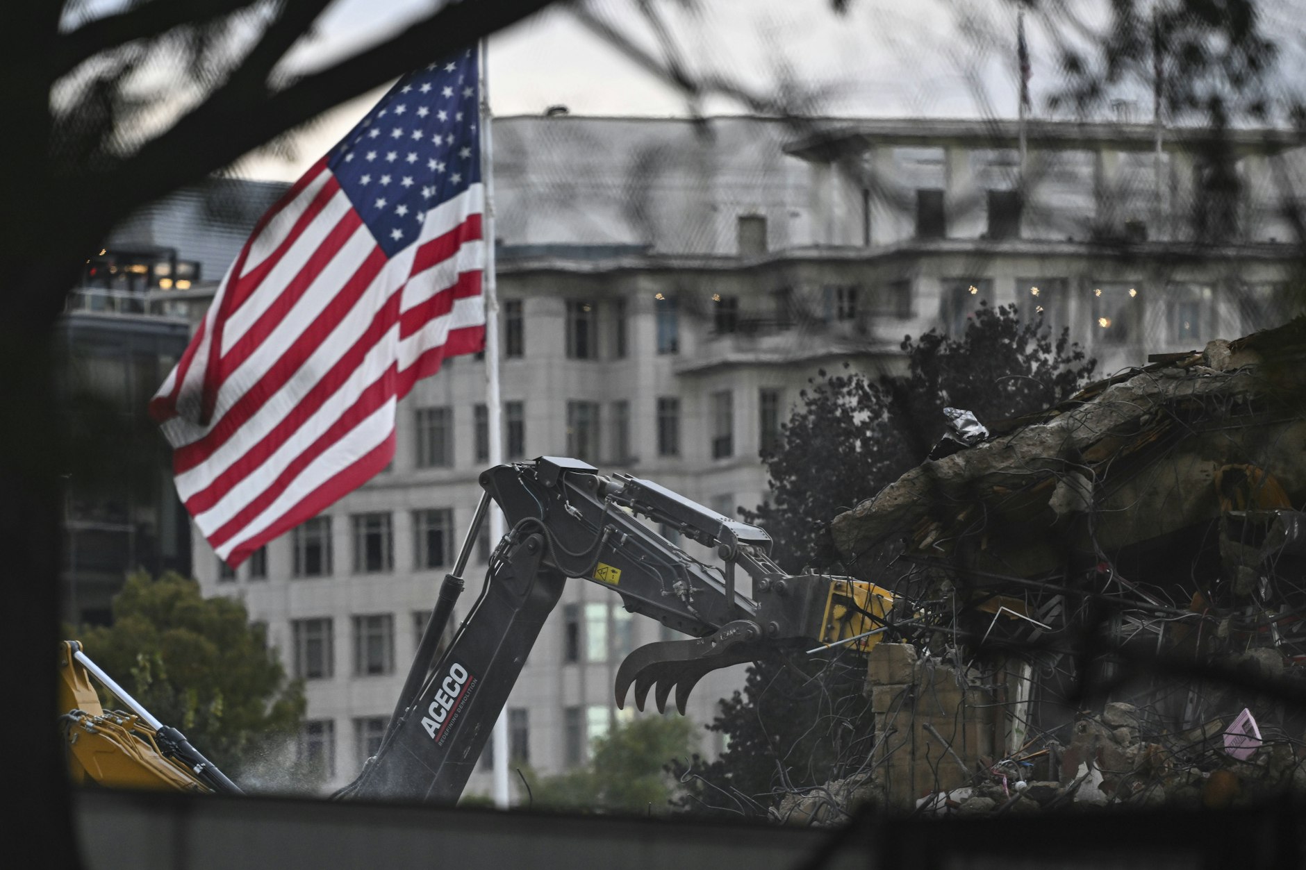Um Platz für seinen Ballsaal zu schaffen, lässt Donald Trump des historischen Ostflügel des Weißen Hauses abreißen.