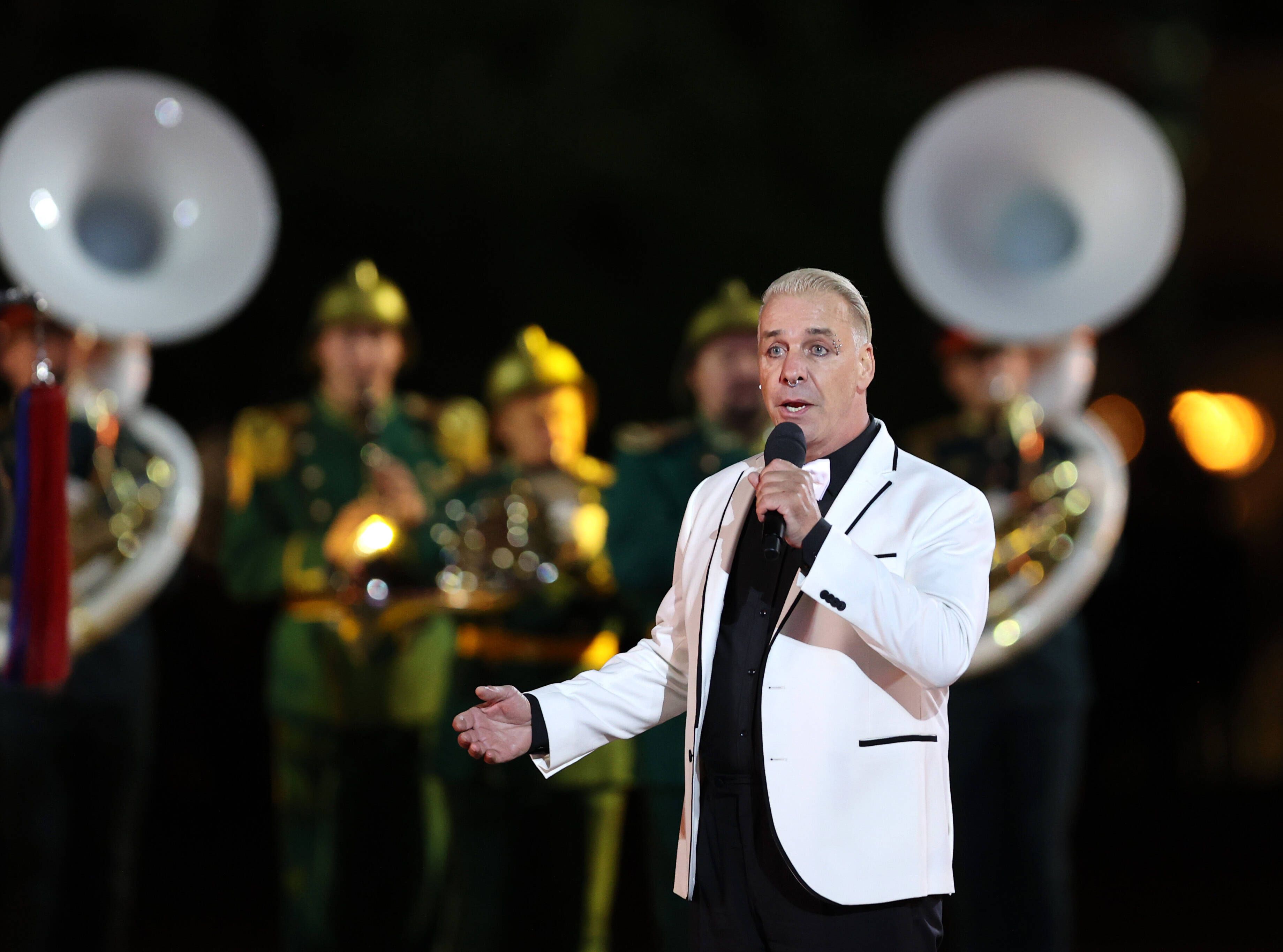 Till Lindemann in Moskau beim Militärmusikfestival: „Die Tribünen explodierten buchstäblich vor Applaus“