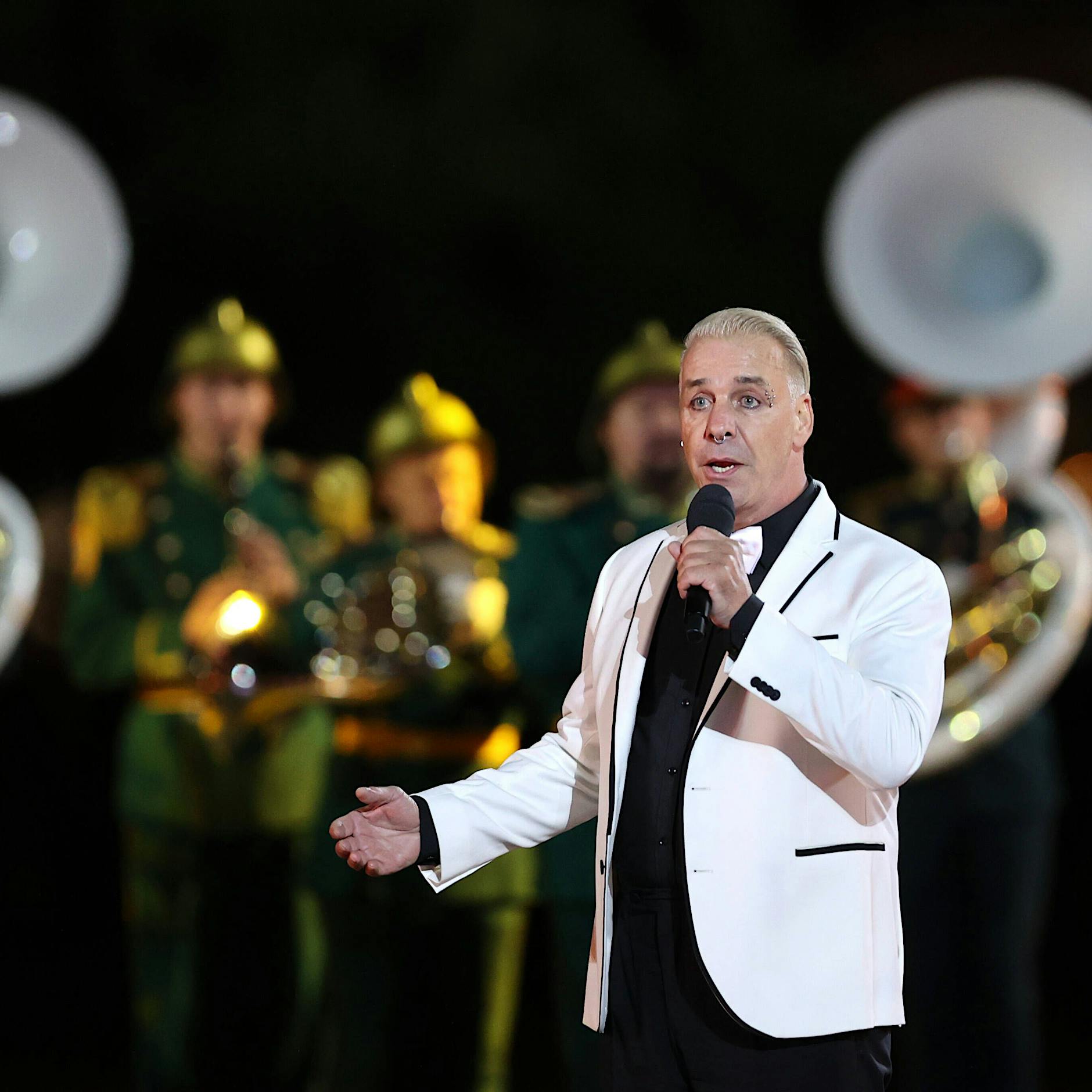 Till Lindemann in Moskau beim Militärmusikfestival: „Die Tribünen explodierten buchstäblich vor Applaus“