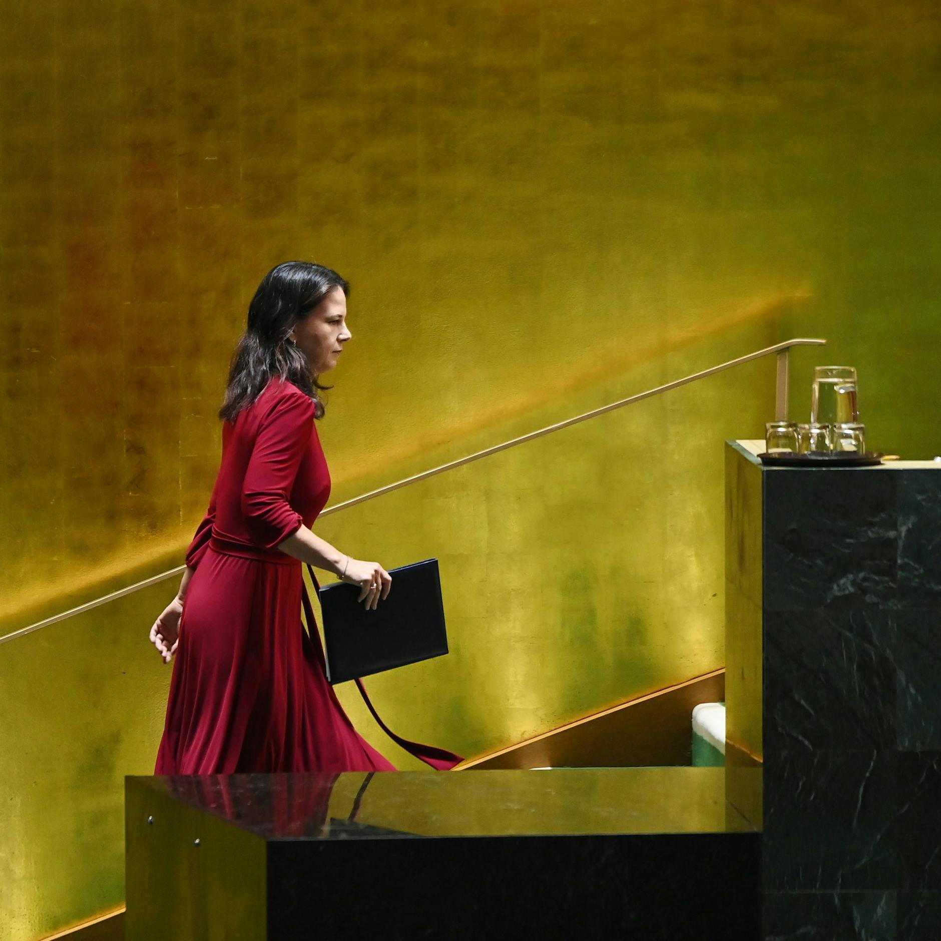 Image - Höfliche Belanglosigkeit: Warum versagt ein Springer-Podcast bei Annalena Baerbock?