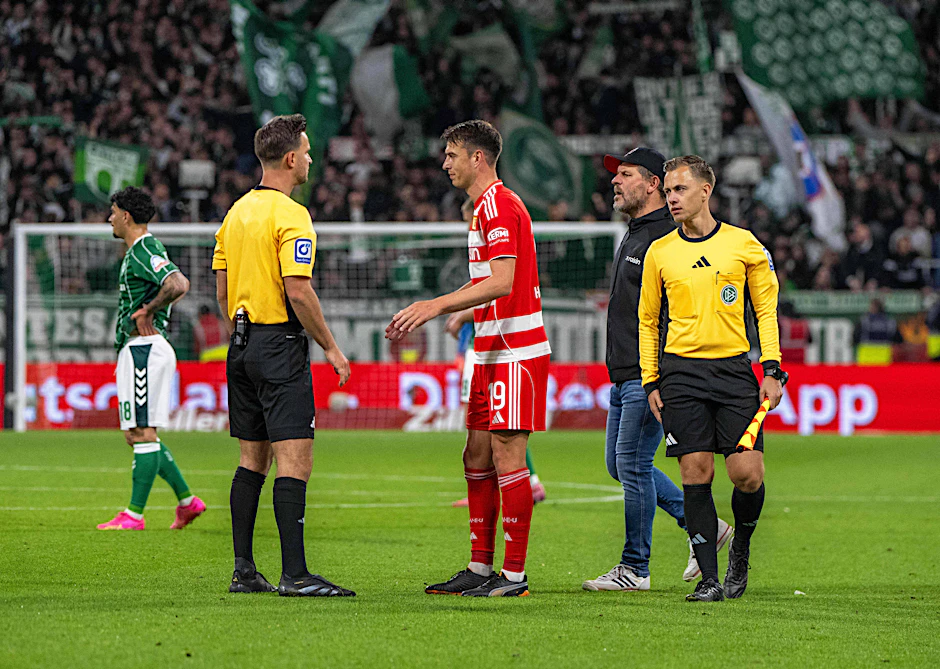 Union-Trainer Steffen Baumgart war mit der Leistung von Schiedsrichter Daniel Schlager nach dem 0:1 bei Werder Bremen alles andere als zufrieden.