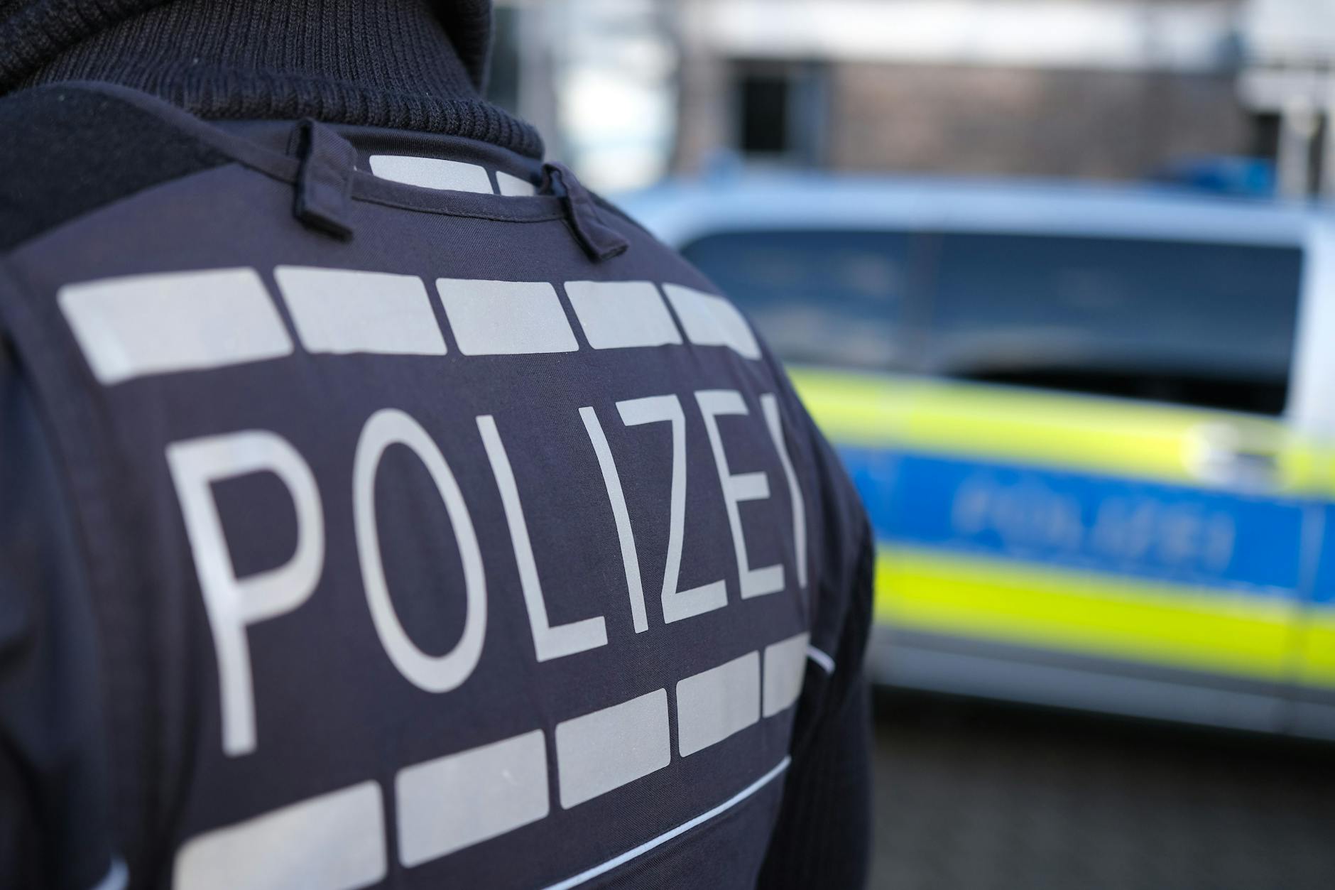 In Heinsberg soll etwas Furchtbares passiert sein: Eine junge Frau wurde von fünf Jugendlichen vergewaltigt.