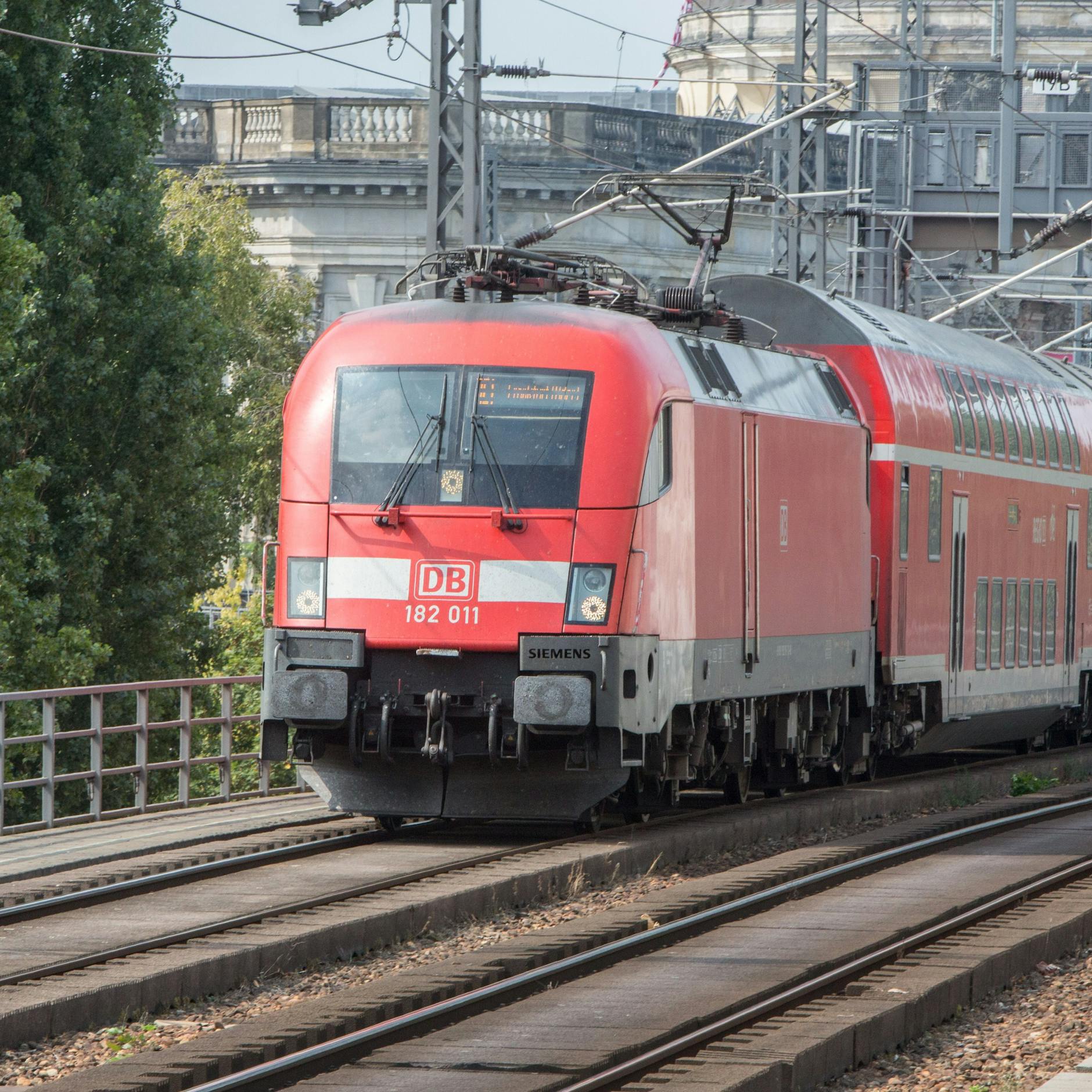 Image - Oberleitungsschaden in Köpenick: 300 Fahrgäste müssen Zug verlassen