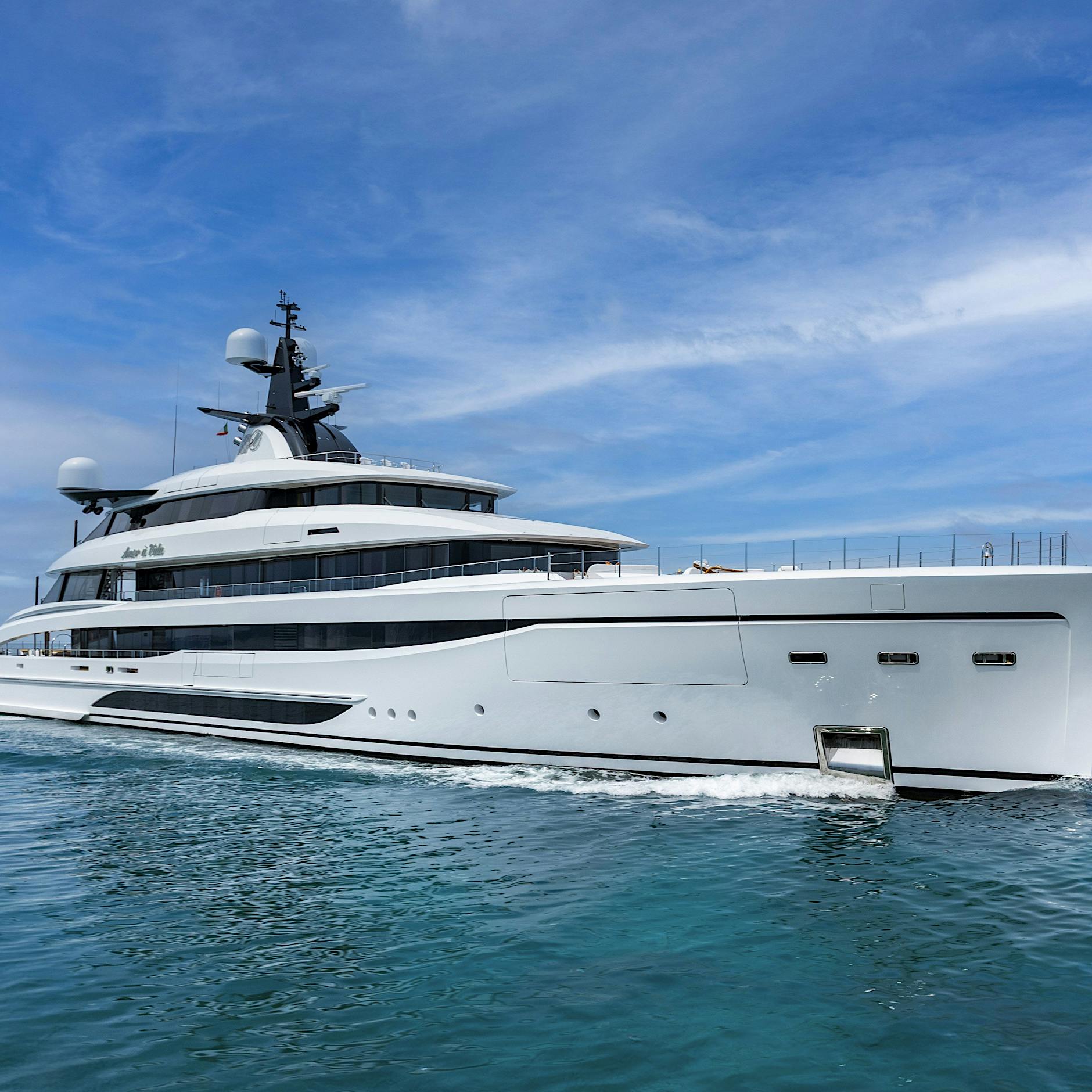 Superjachten aus Italien: Einblicke in die Luxuswerft CRN in Ancona