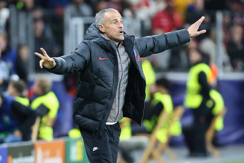 PSG-Trainer Luis Enrique gewann mit den Franzosen vergangene Saison die Champions League. Dabei setze der Spanier immer wieder auf den Anstoß-Trick.