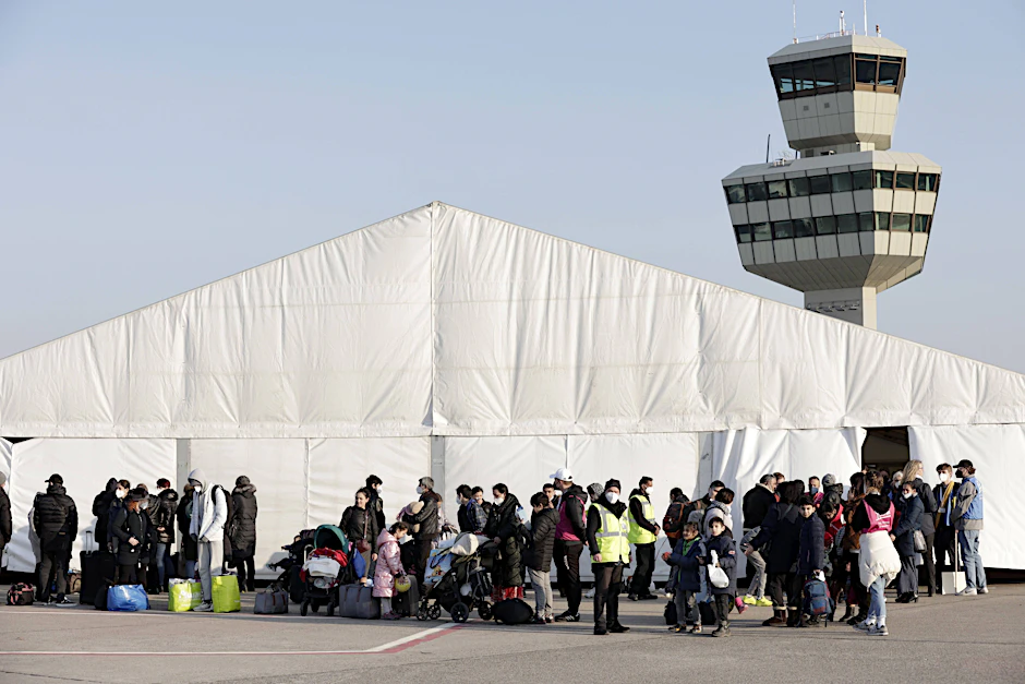 Bisher gibt es in Tegel ein großes Ankunftszentrum für Flüchtlinge. Doch das muss irgendwann schließen, damit auf dem Gelände der Wissenschafts- und Gewerbepark Urban Tech Republic erreichtet werden kann.