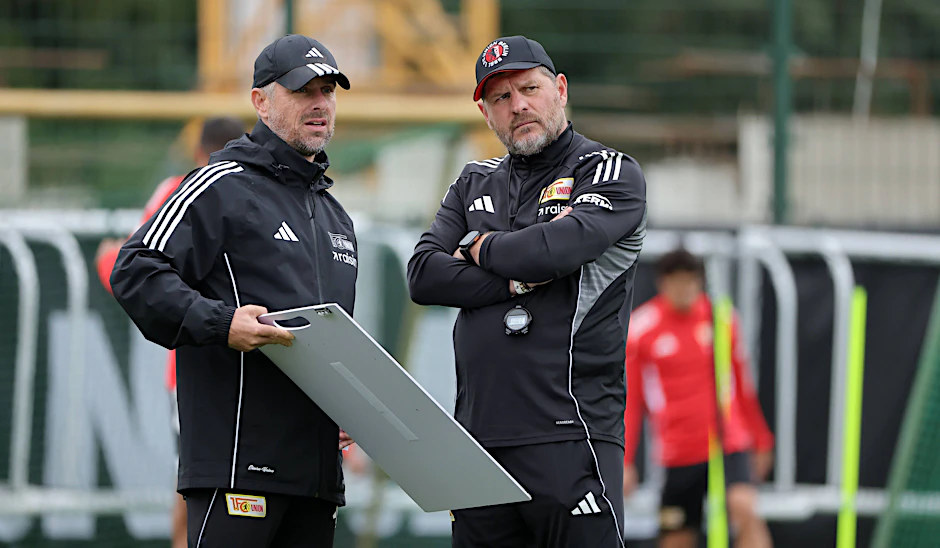 Tüfteln beim 1. FC Union meist erfolgreich an Standardsituationen herum: Co-Trainer Sebastian Bönig und Chefcoach Steffen Baumgart.