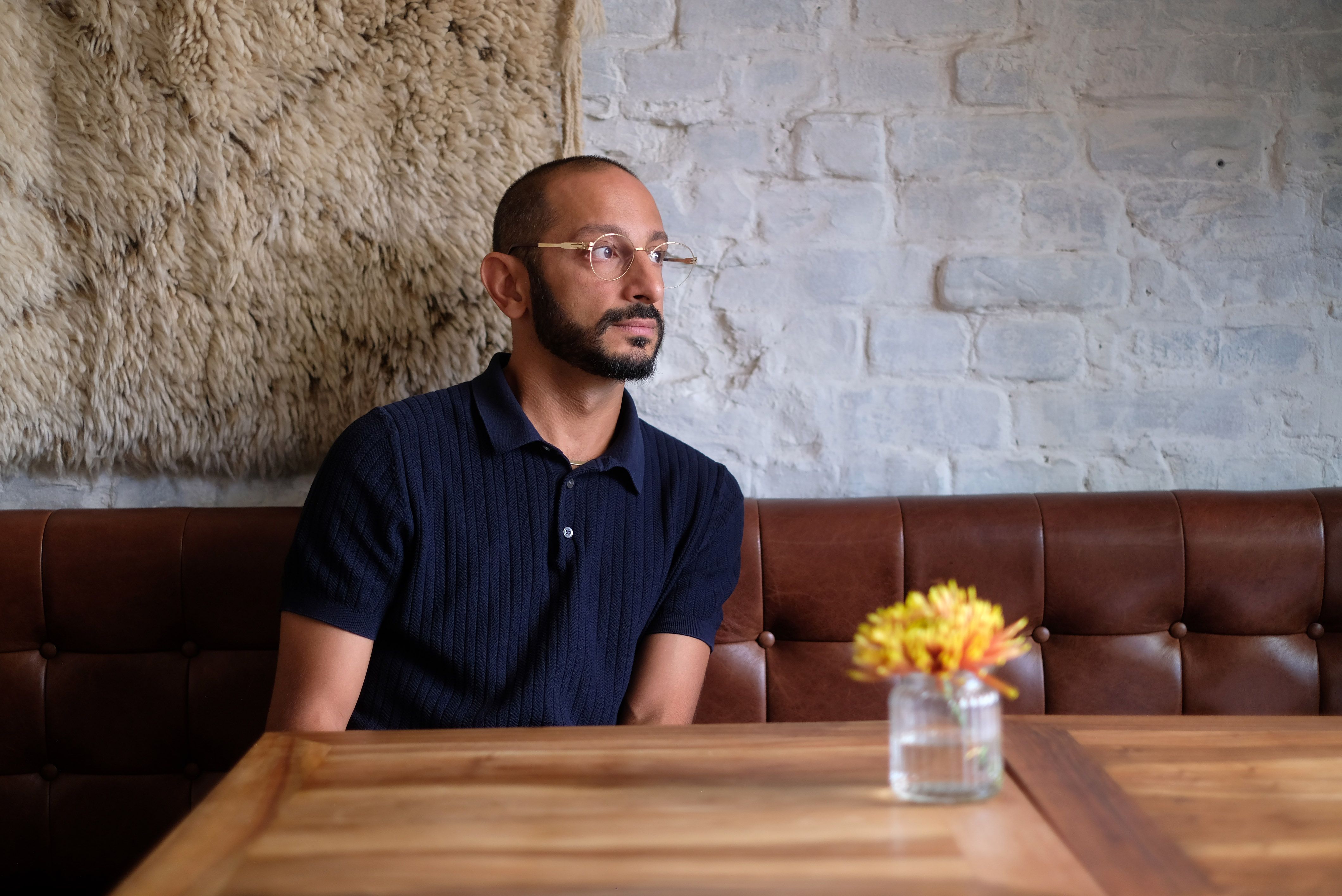 Lesung von Behzad Karim Khani: „Was ich für Deutschland empfinde, ist nicht Positives“